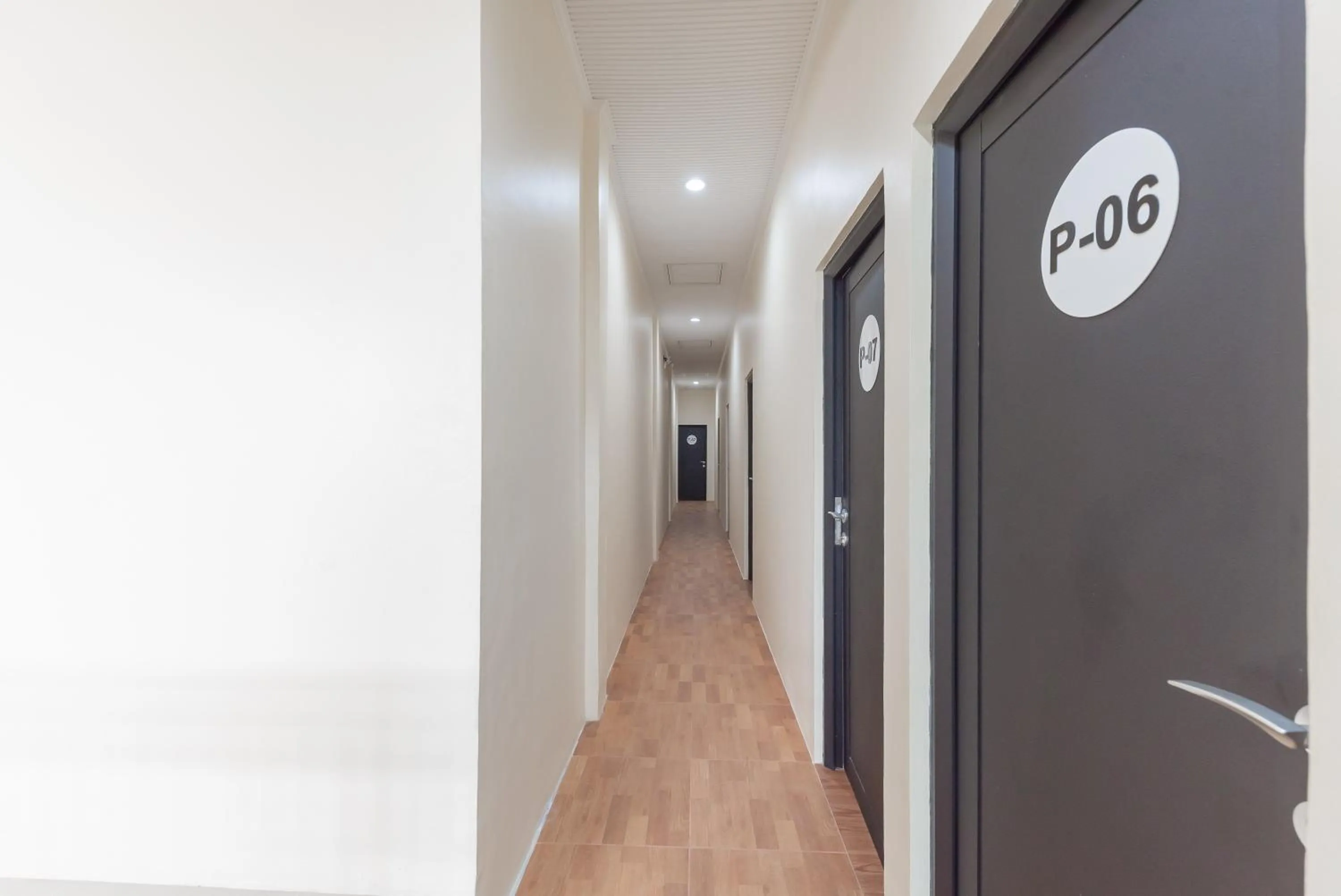 Lobby or reception in RedDoorz near Exit Toll Sirkuit Sentul