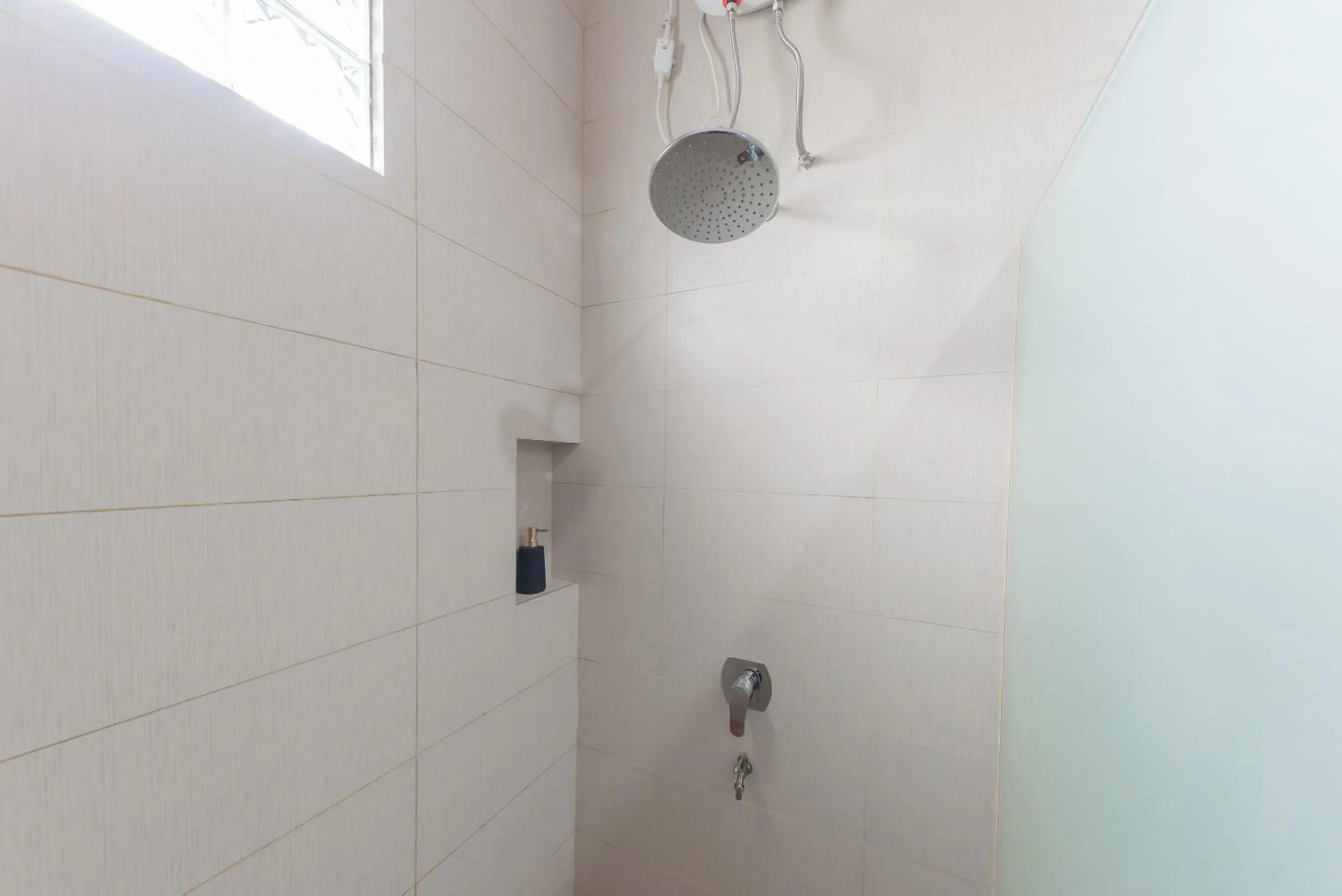 Bathroom in RedDoorz near Exit Toll Sirkuit Sentul