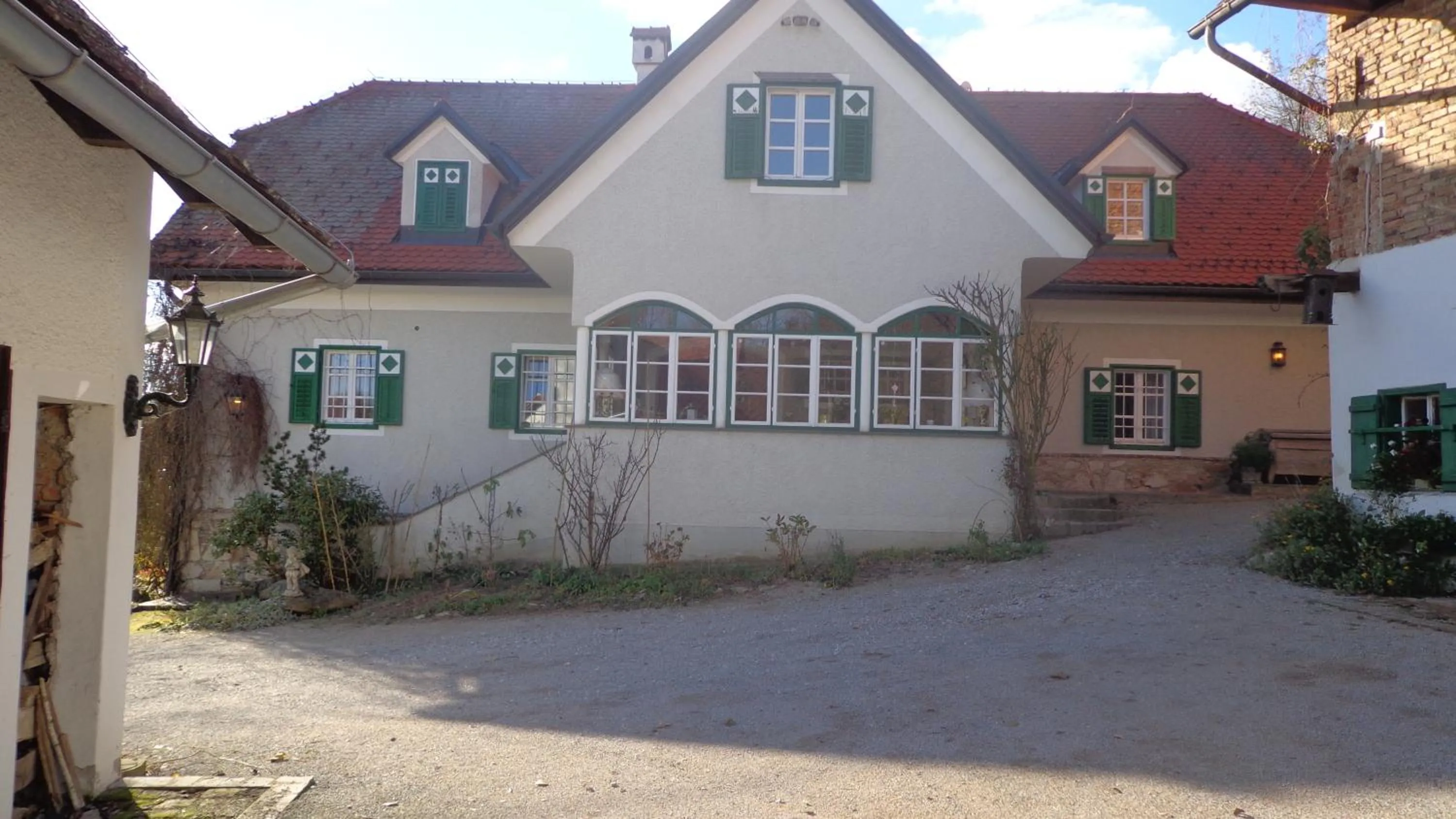 Facade/entrance in Hirschenhof