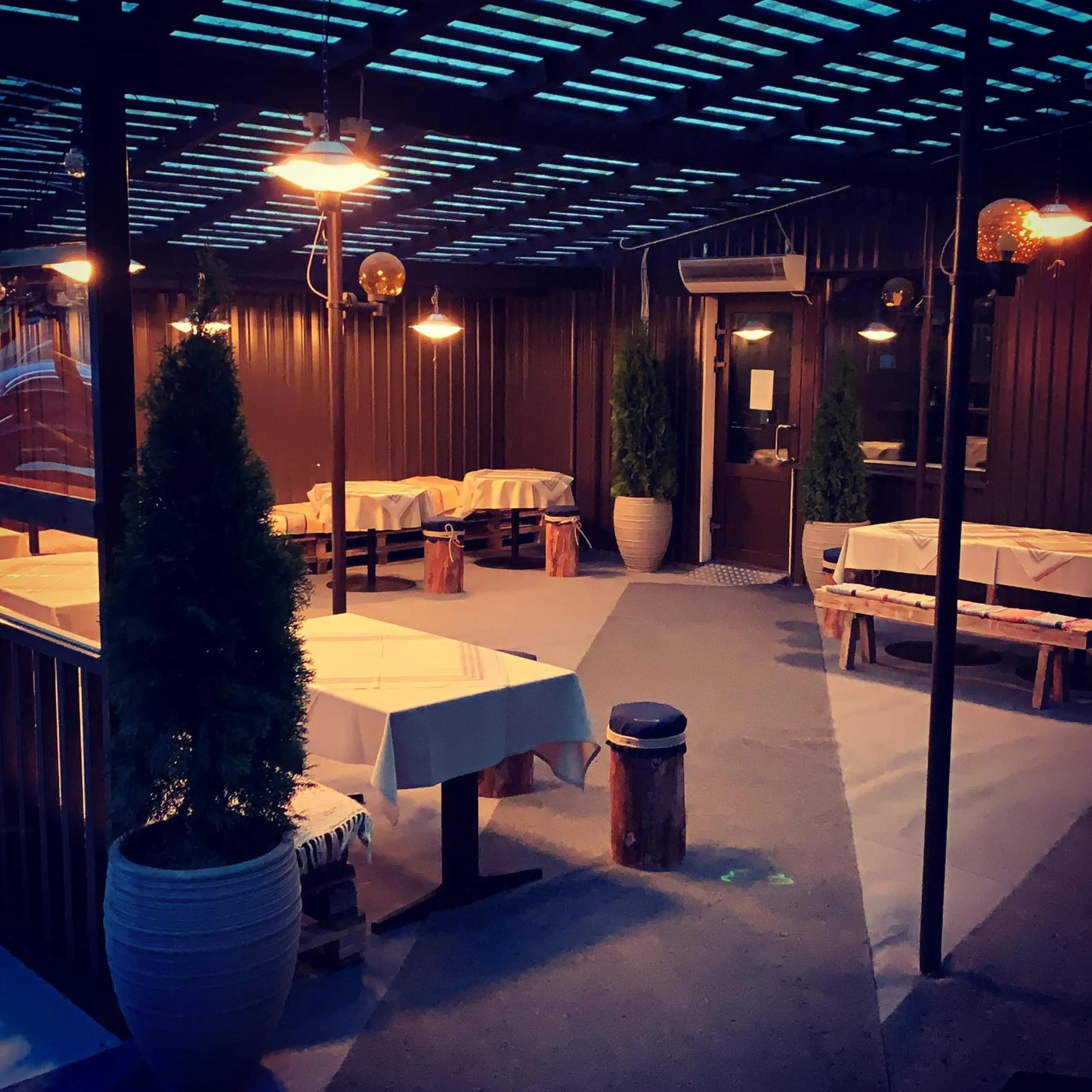 Property building in Hotelli Peltohovi