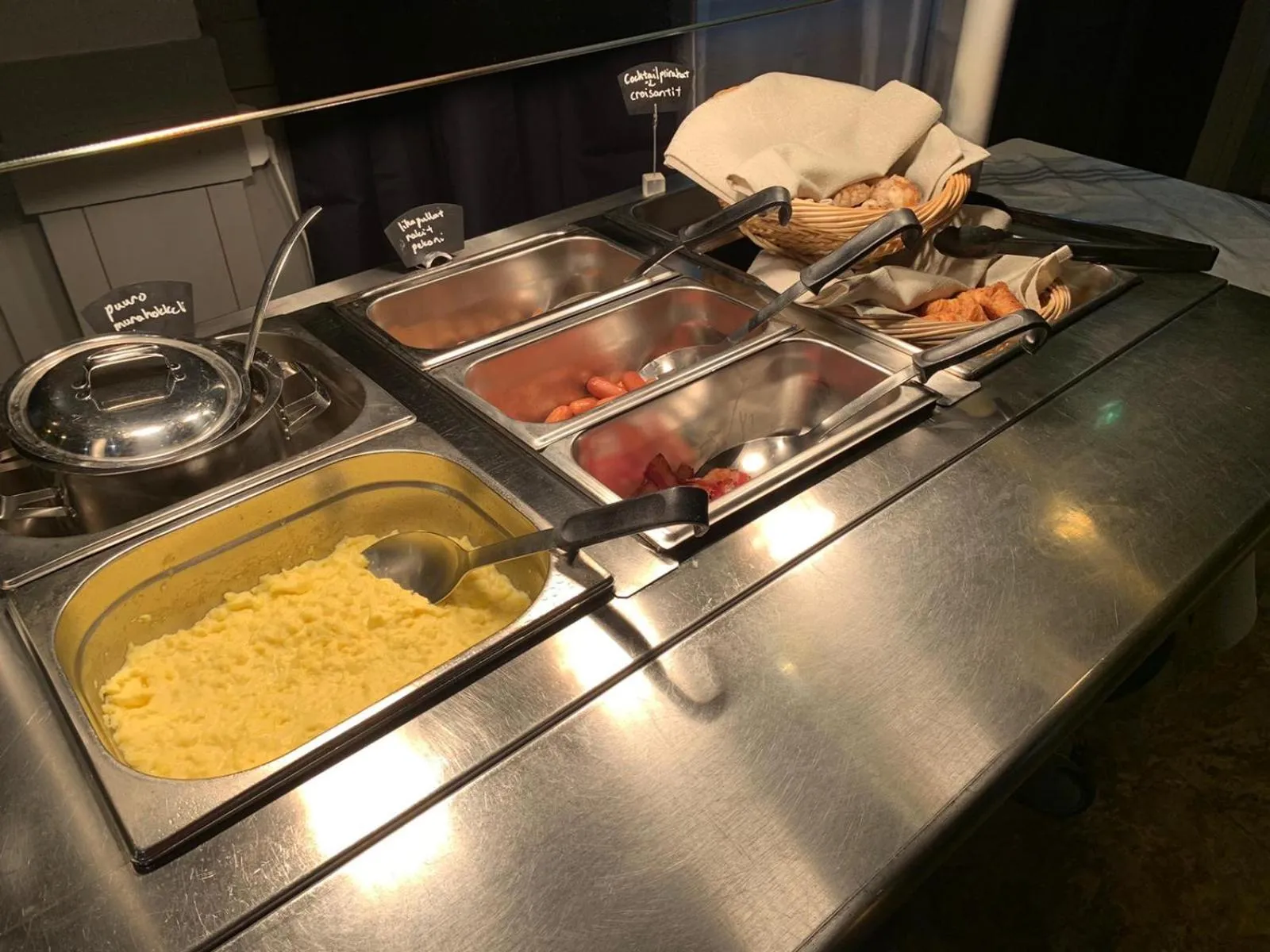 Breakfast in Hotelli Peltohovi