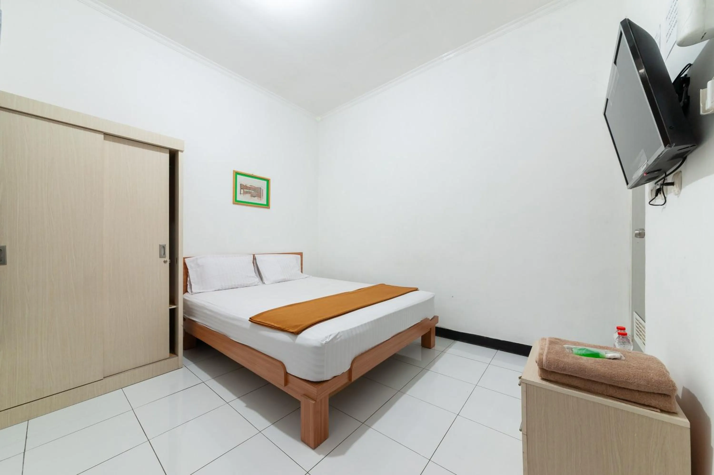 Bed in RedDoorz at Batutulis Bogor by House of M