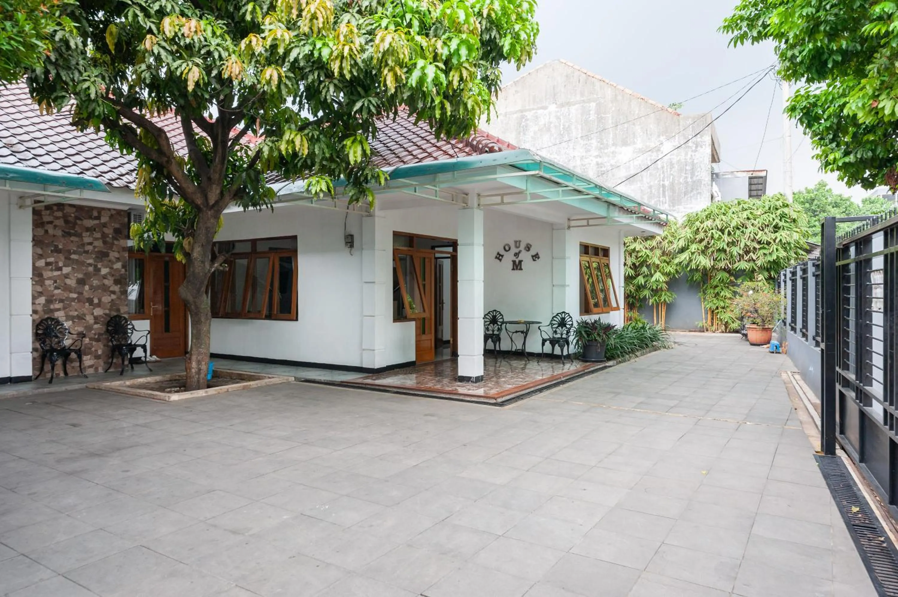 Property building in RedDoorz at Batutulis Bogor by House of M