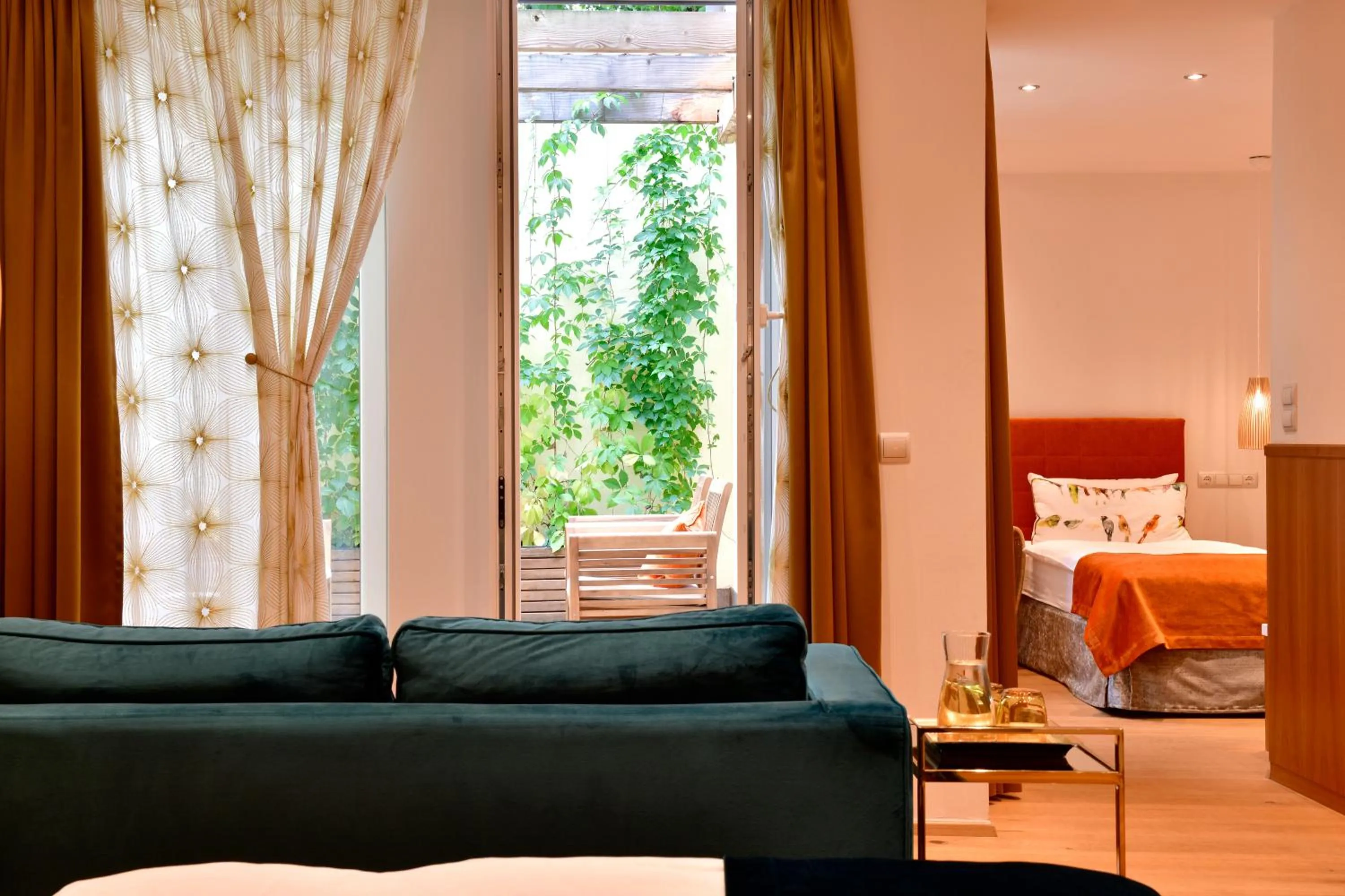 Patio, Bed in Romantik Hotel Markusturm