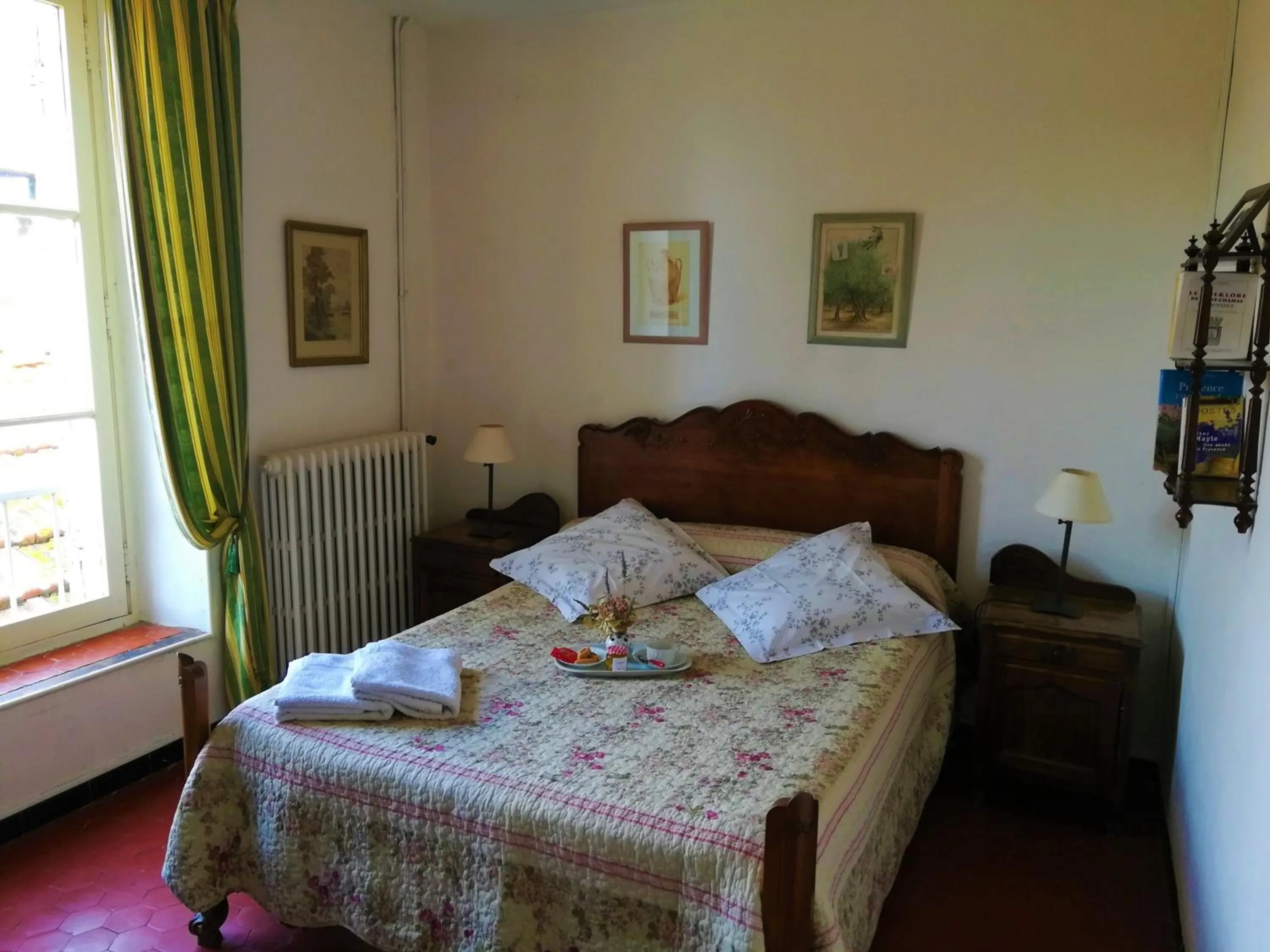 Bed in Embarben Maison d'hôtes