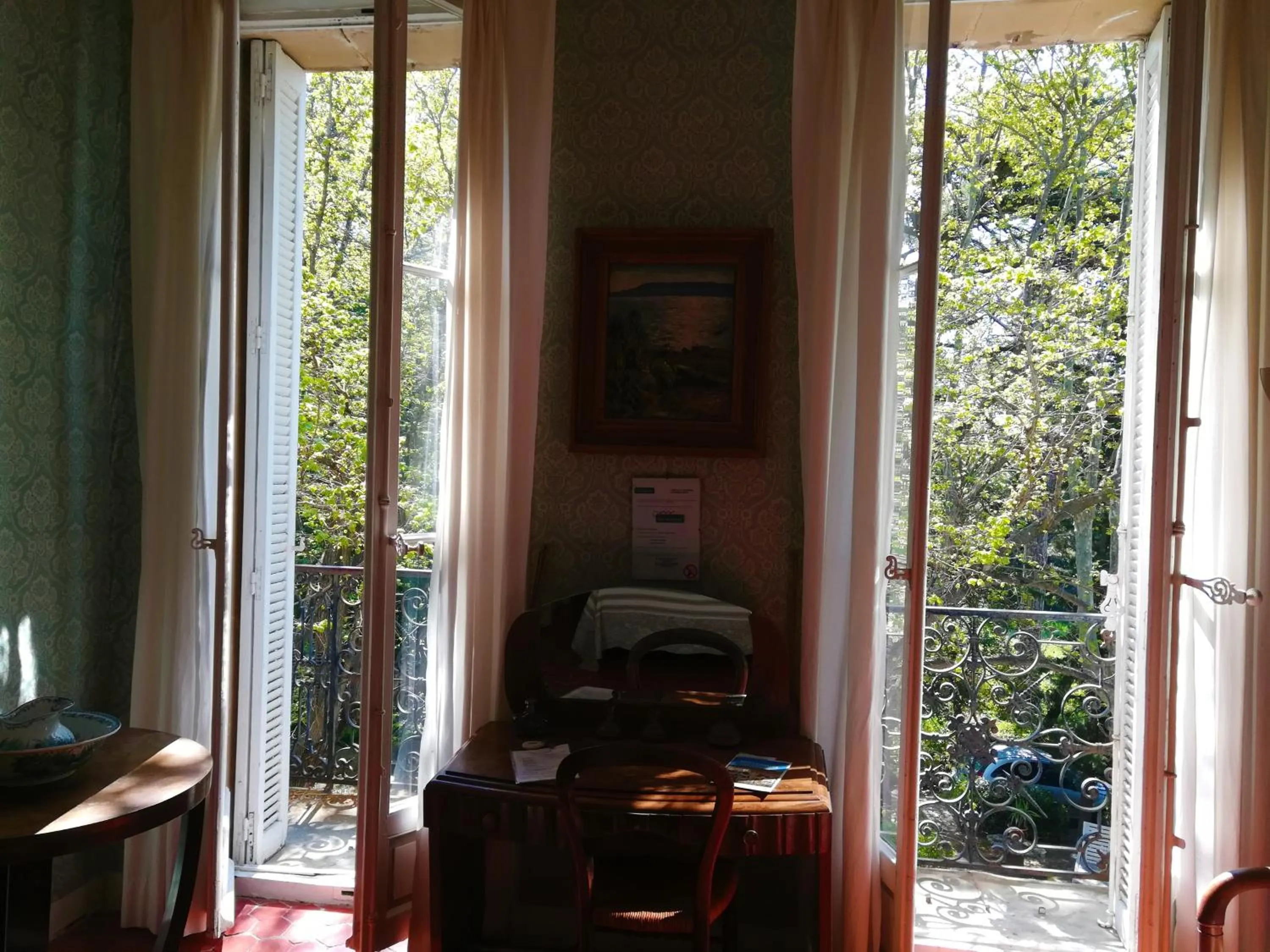 Bedroom in Embarben Maison d'hôtes
