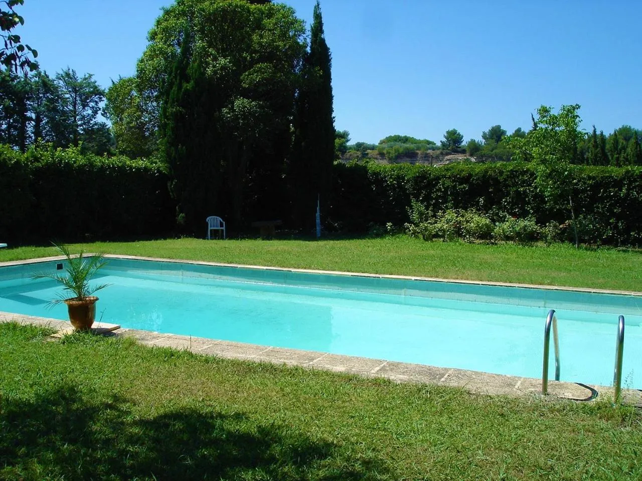 Swimming pool in Embarben Maison d'hôtes