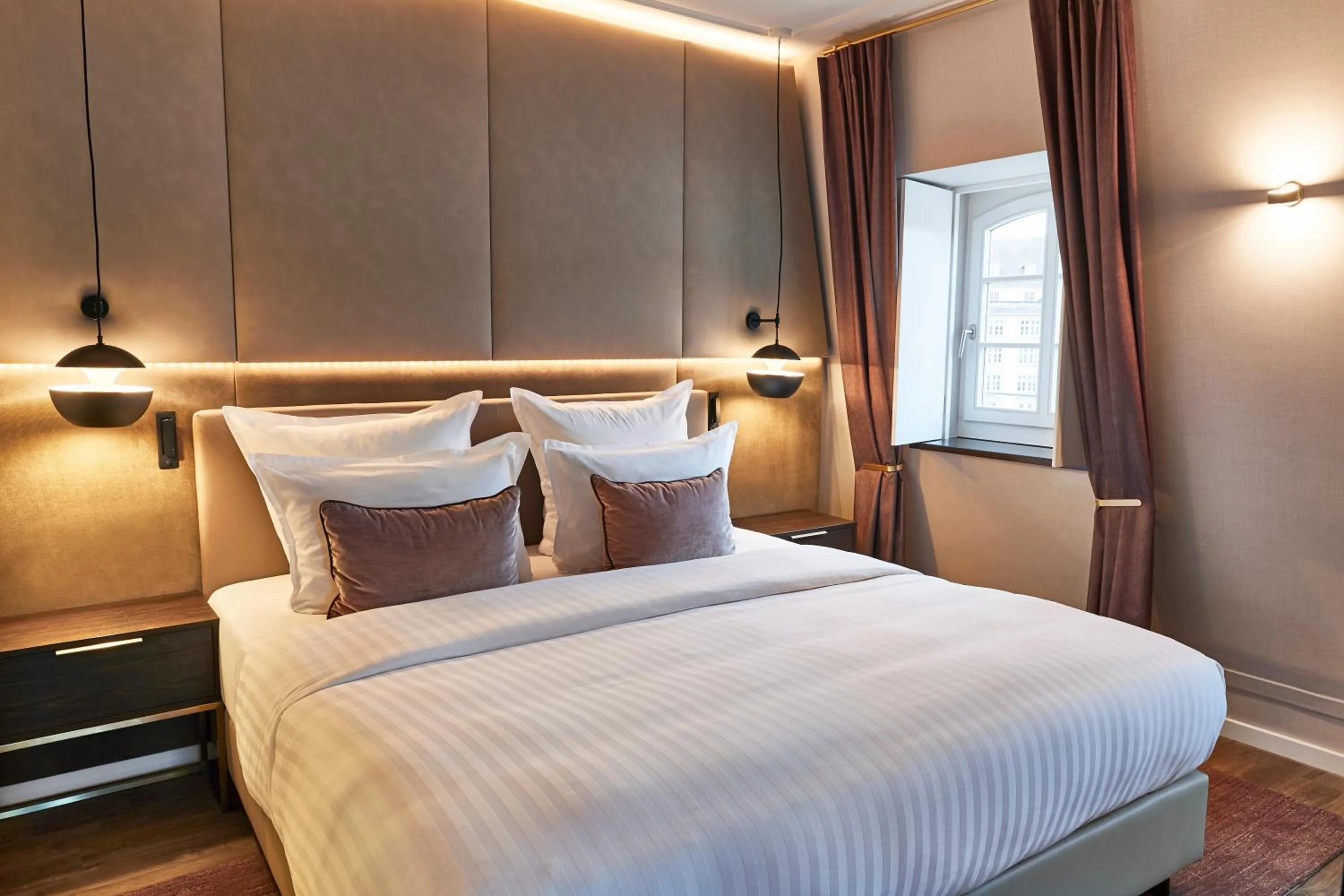 Day, Bed in Steigenberger Hotel de Saxe