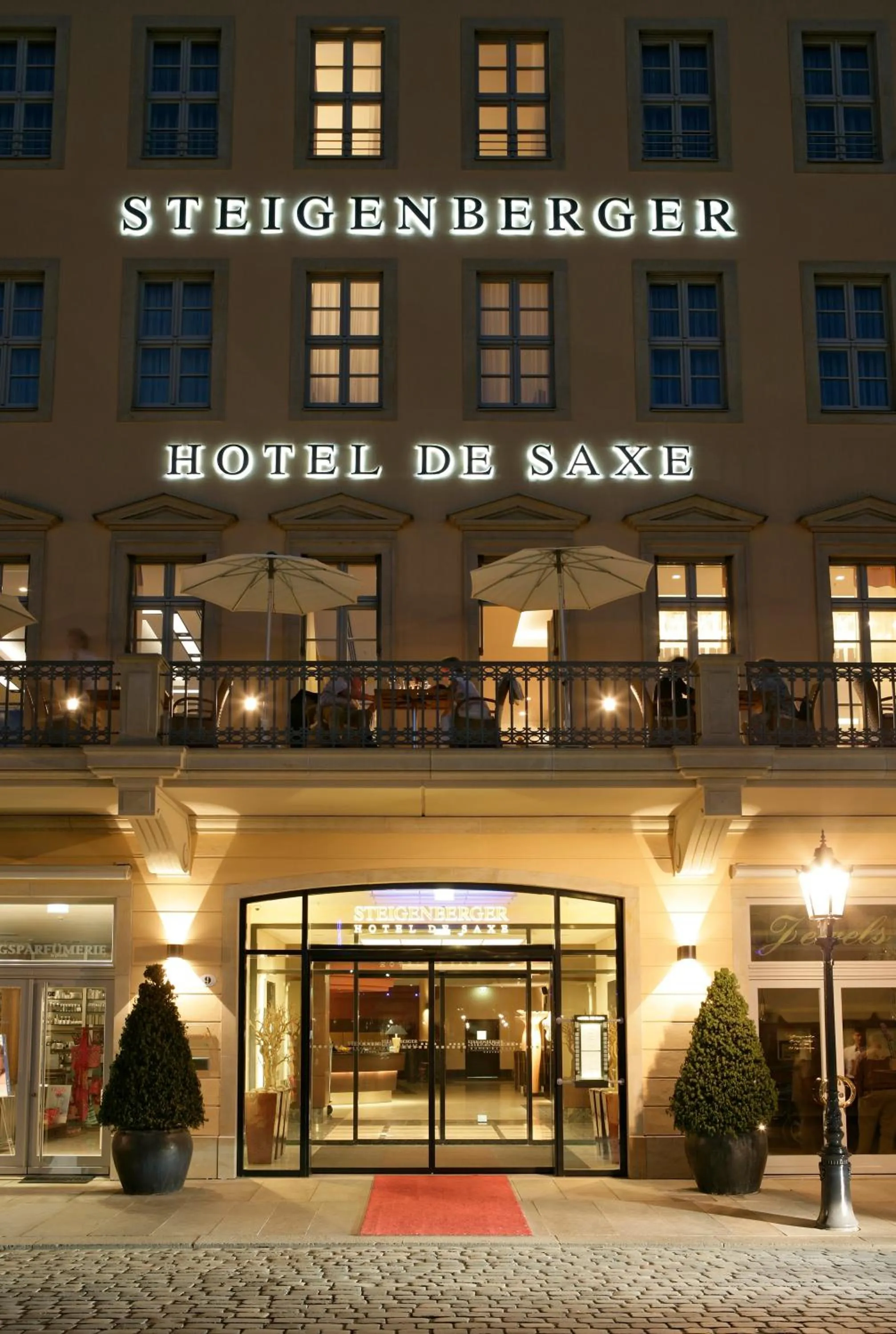 Restaurant/places to eat in Steigenberger Hotel de Saxe
