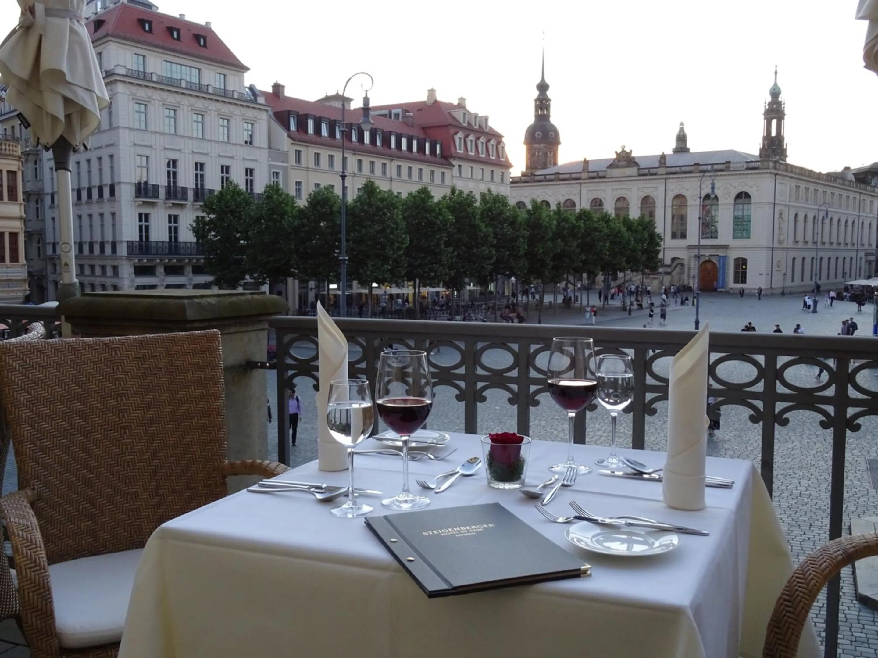 Restaurant/places to eat in Steigenberger Hotel de Saxe
