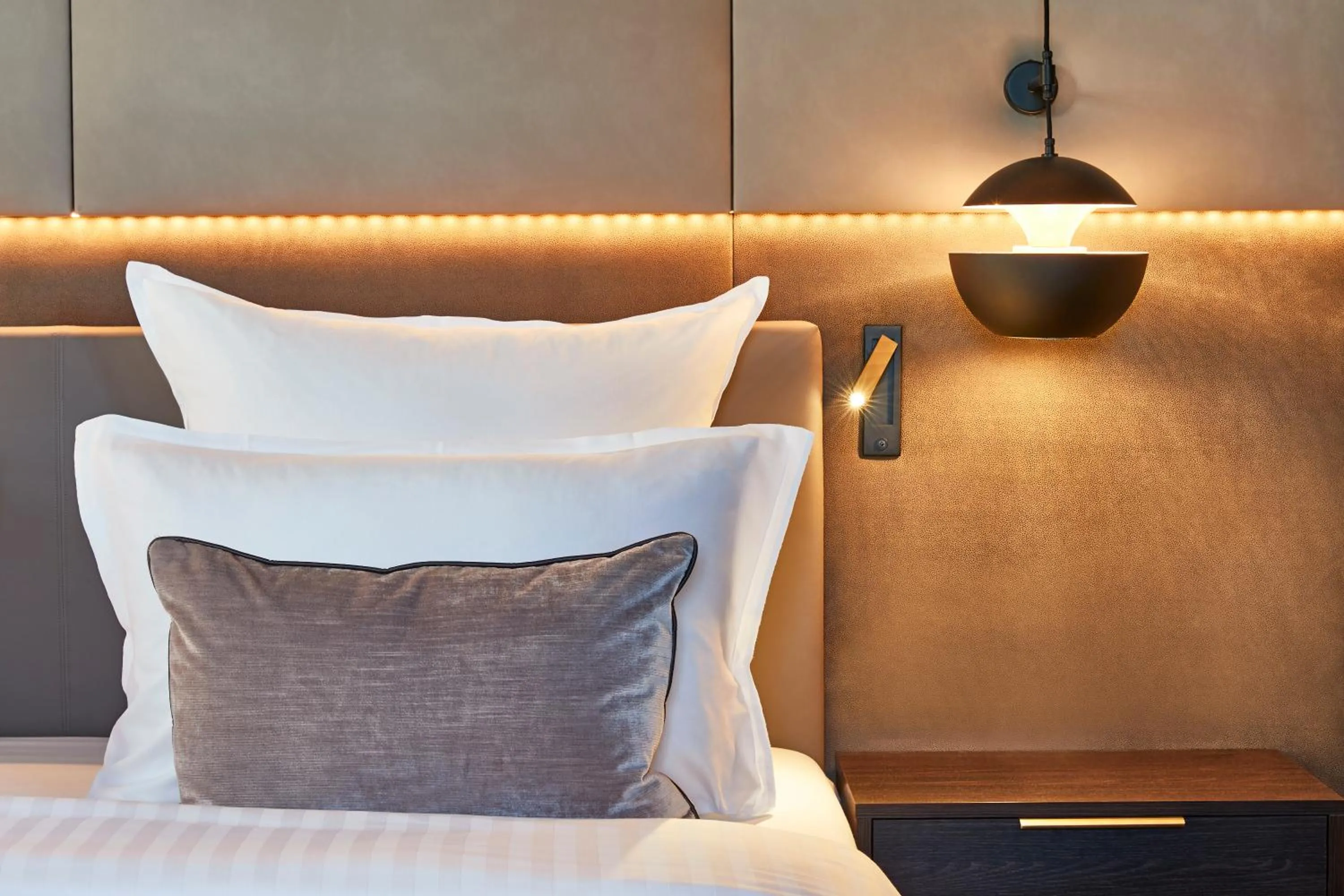 Decorative detail, Bed in Steigenberger Hotel de Saxe