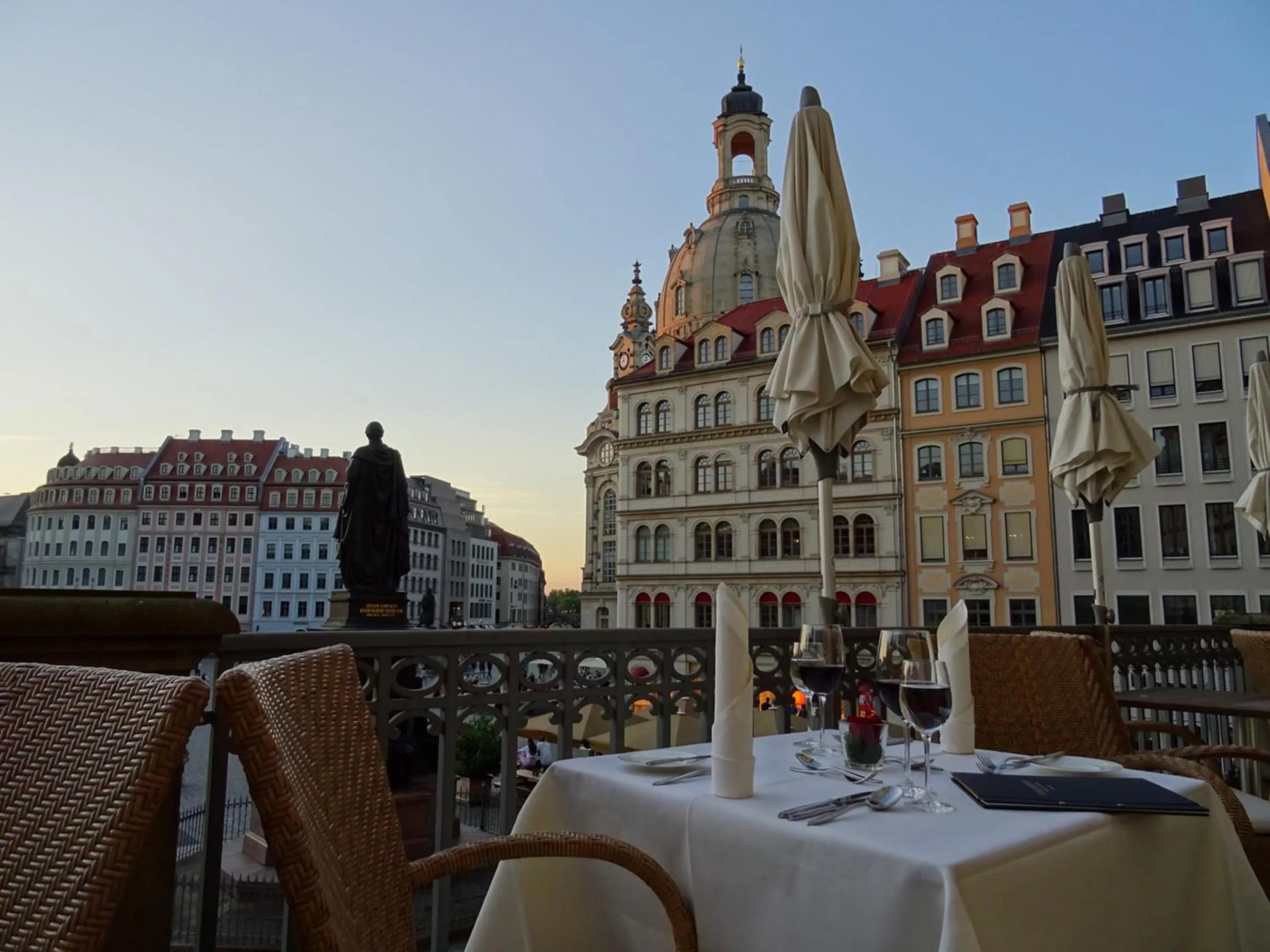 Restaurant/places to eat in Steigenberger Hotel de Saxe