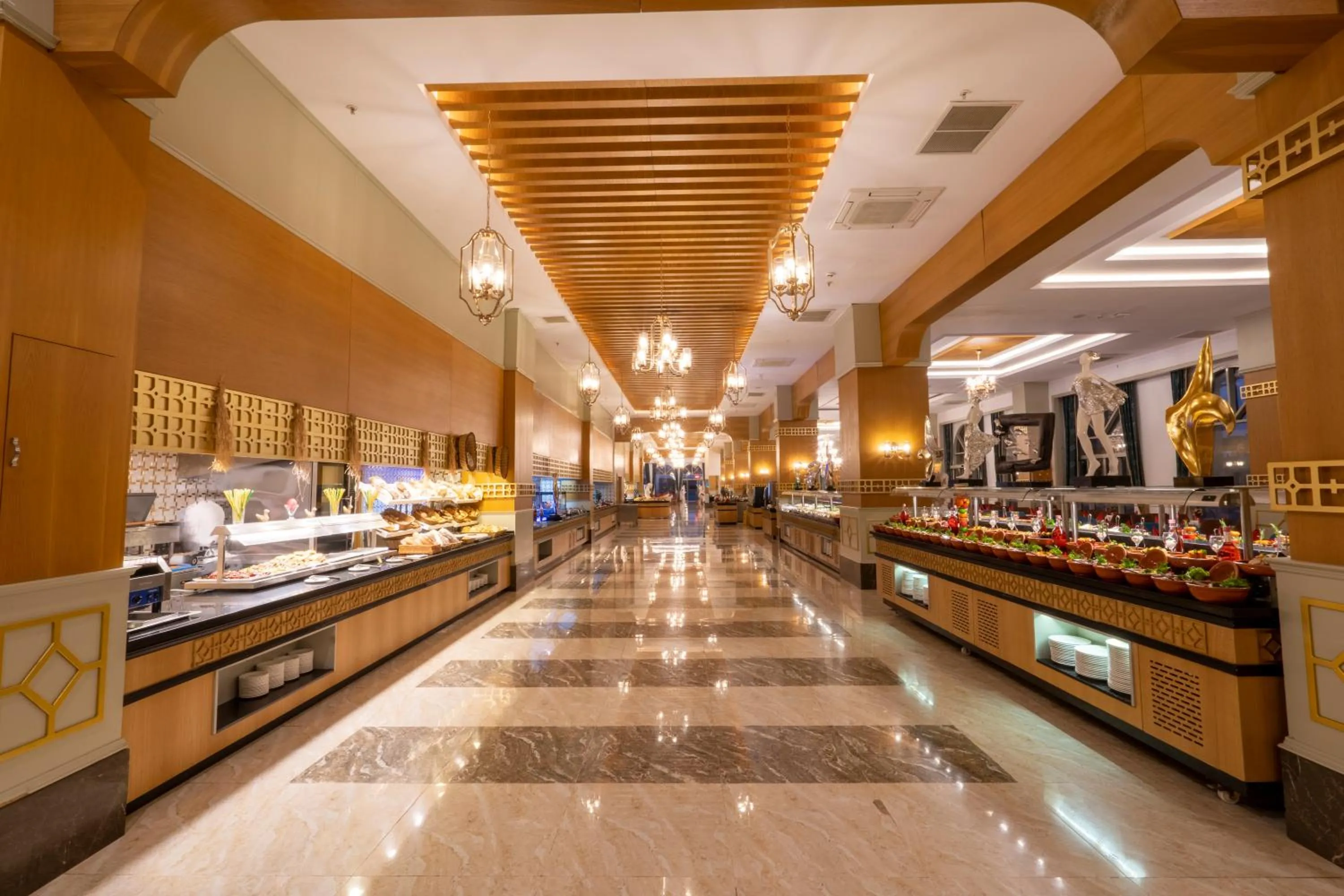 Restaurant/places to eat in J'adore Deluxe Hotel & Spa Ultra All Inclusive