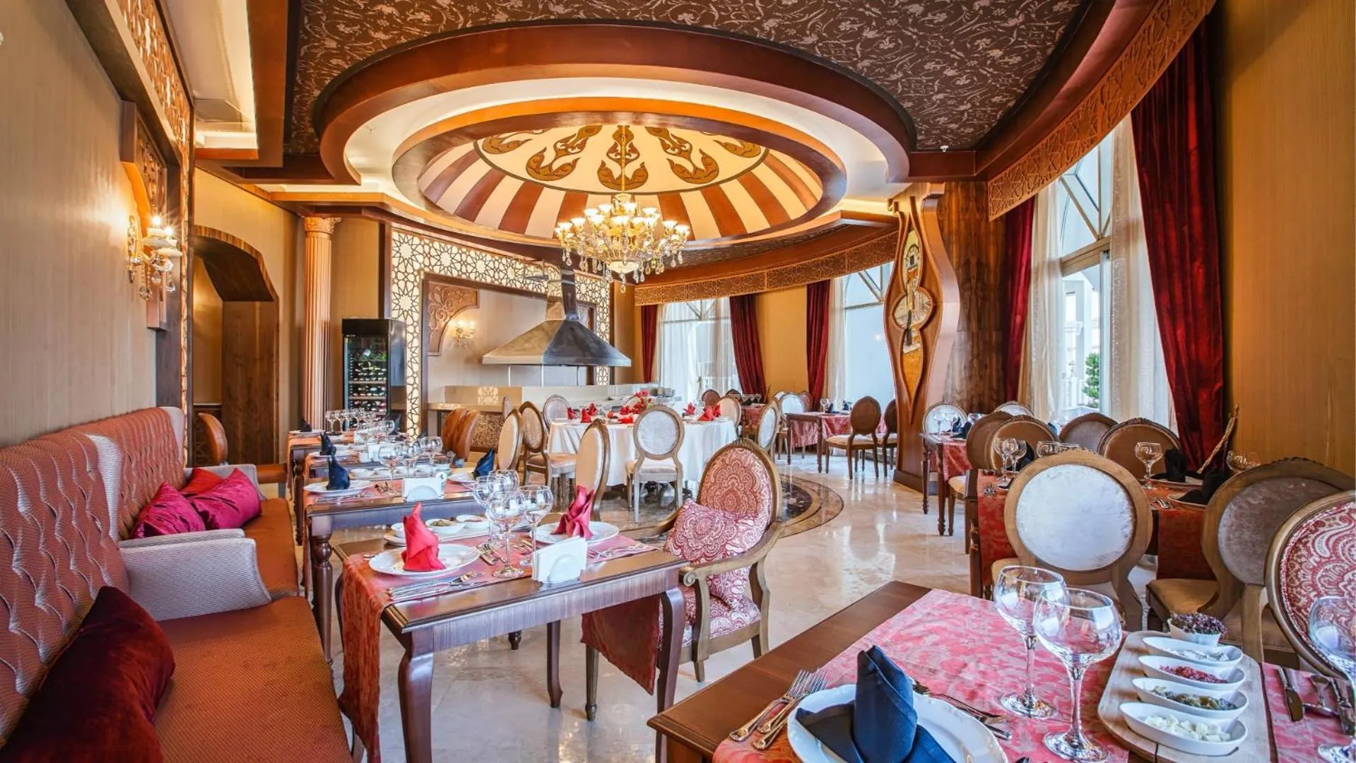 Restaurant/places to eat in J'adore Deluxe Hotel & Spa Ultra All Inclusive