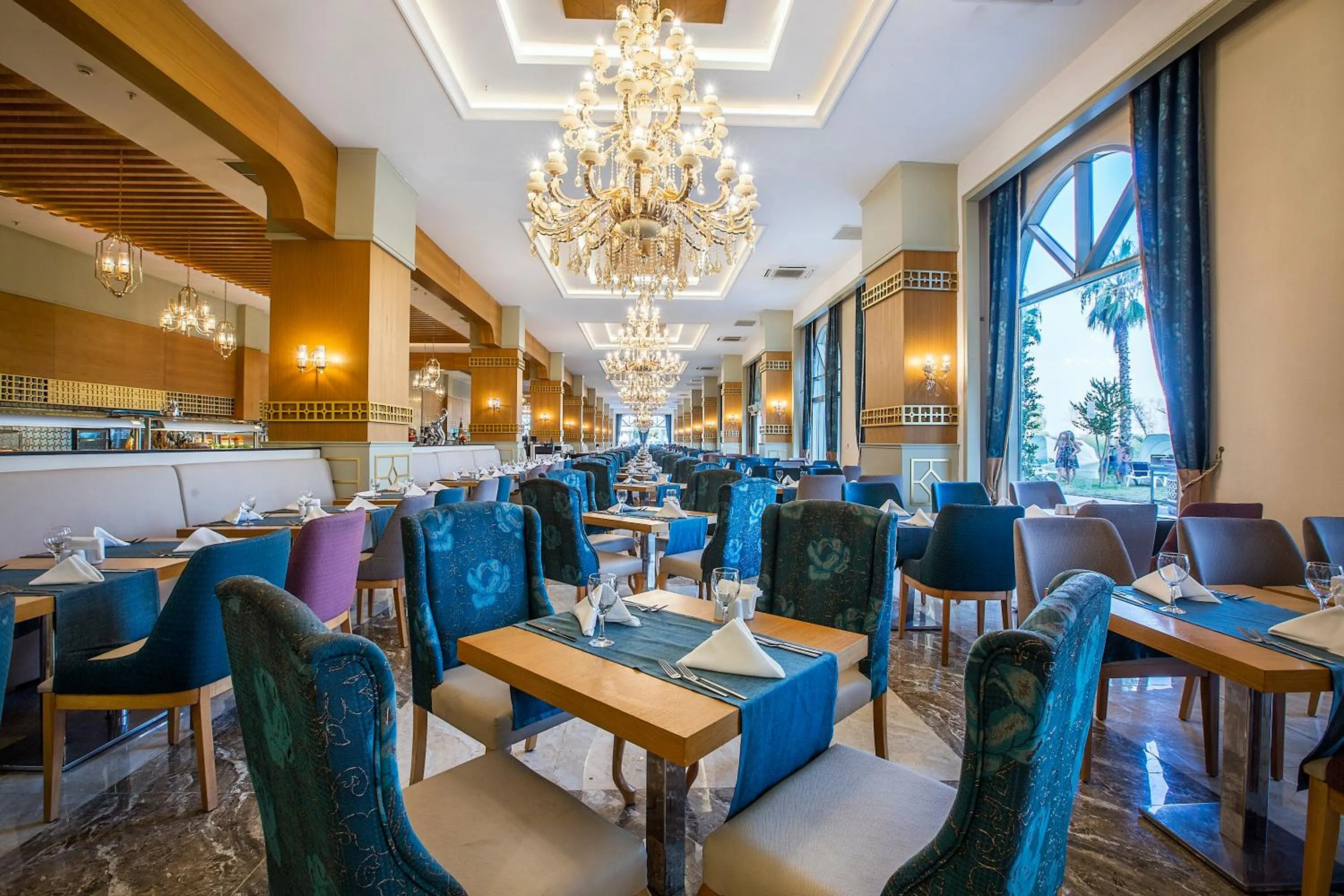 Restaurant/places to eat in J'adore Deluxe Hotel & Spa Ultra All Inclusive