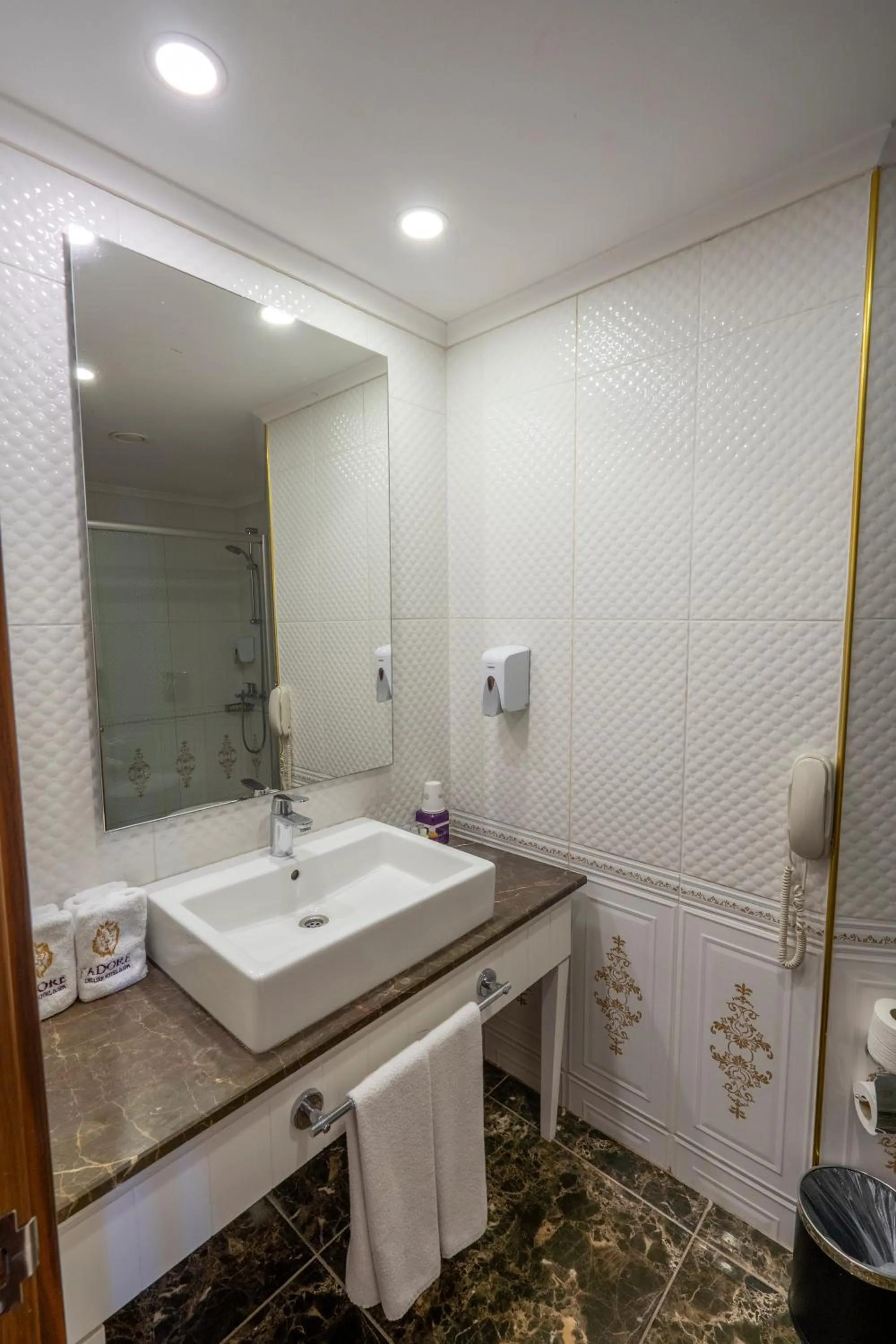 Shower in J'adore Deluxe Hotel & Spa Ultra All Inclusive