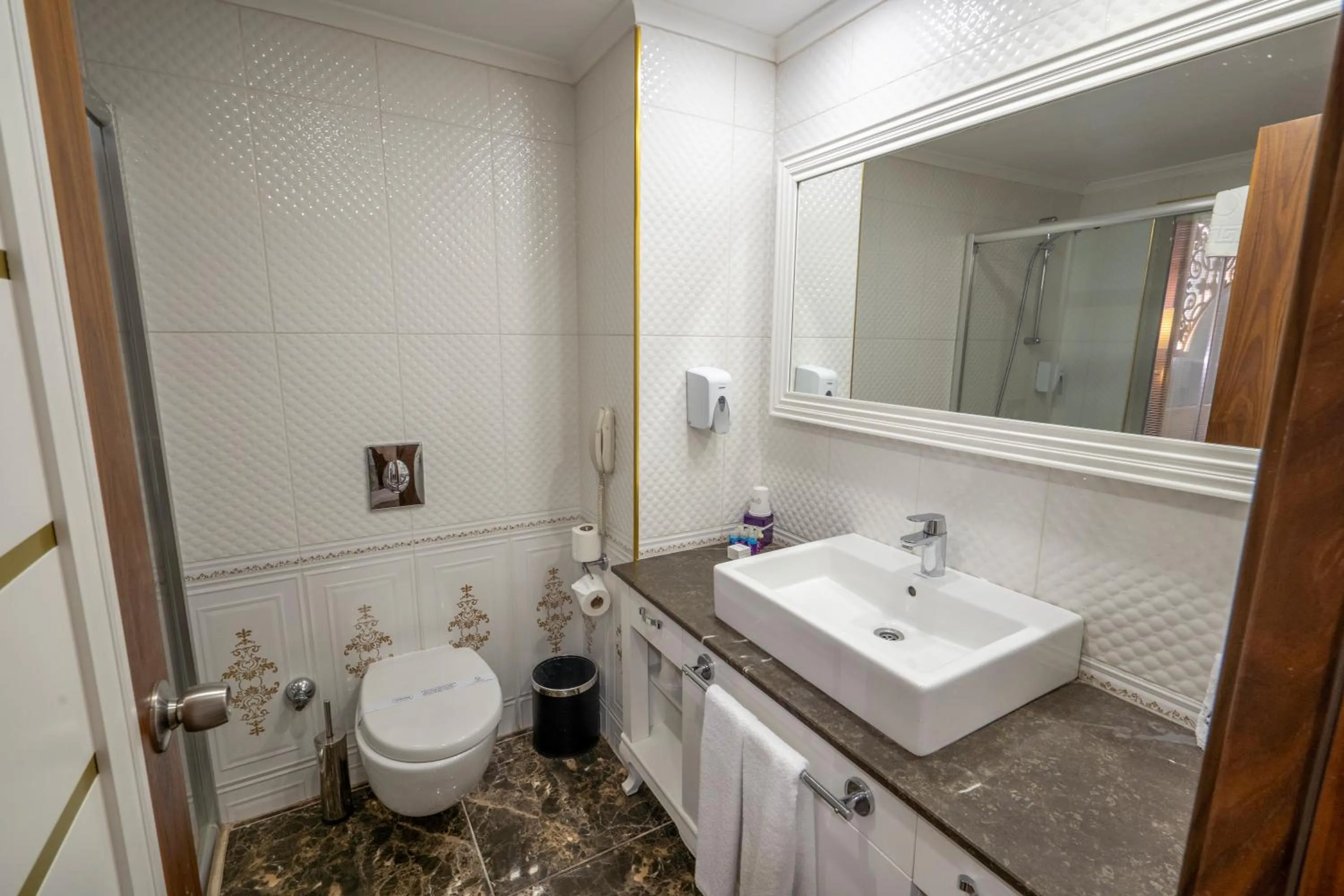 Shower in J'adore Deluxe Hotel & Spa Ultra All Inclusive