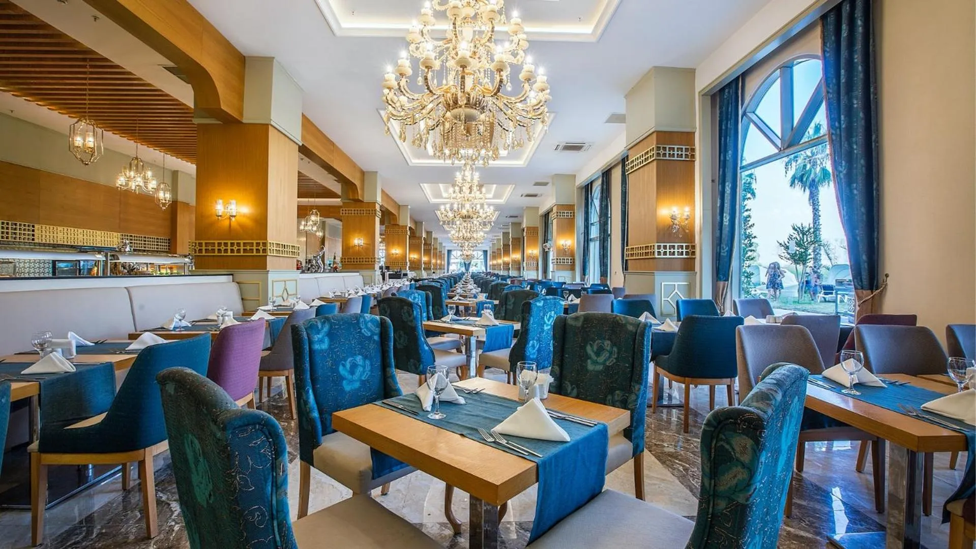 Restaurant/places to eat in J'adore Deluxe Hotel & Spa Ultra All Inclusive