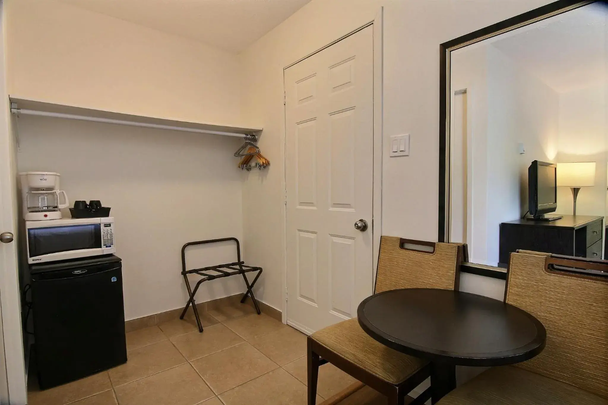 Double Room with Private Bathroom in Motel de la montagne Orford Double Room with Private Bathroom in Motel de la montagne Orford