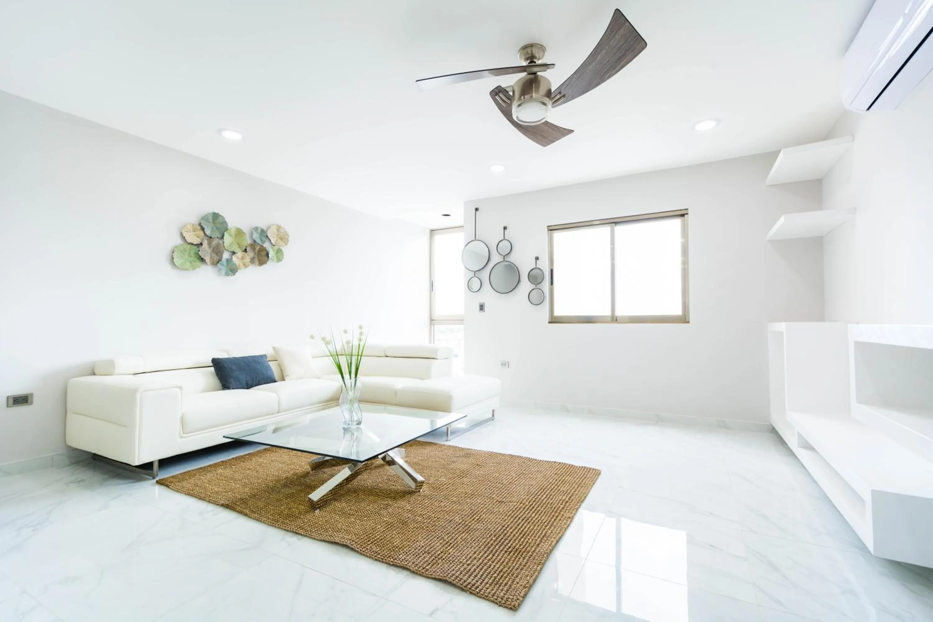 Palmarena Rooms & Residences - Long Stay Comfort with Parking, Sauna, Gym & Pool - Steps from 5th Avenue