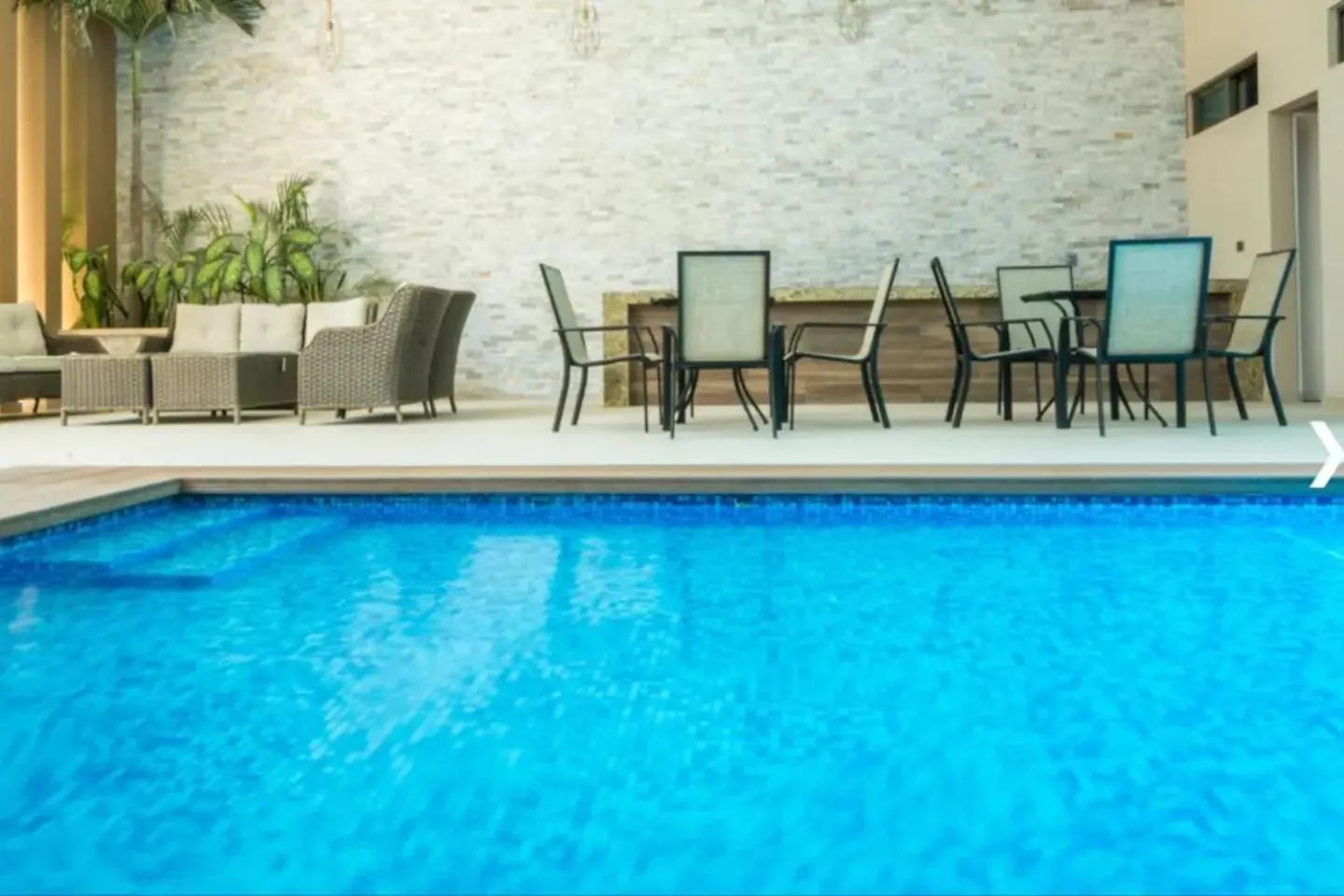 Restaurant/places to eat in PALMARENA by Nah Hotels