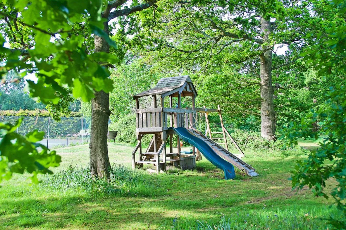 Children play ground in Northlands Farm - Old Farm Cottage