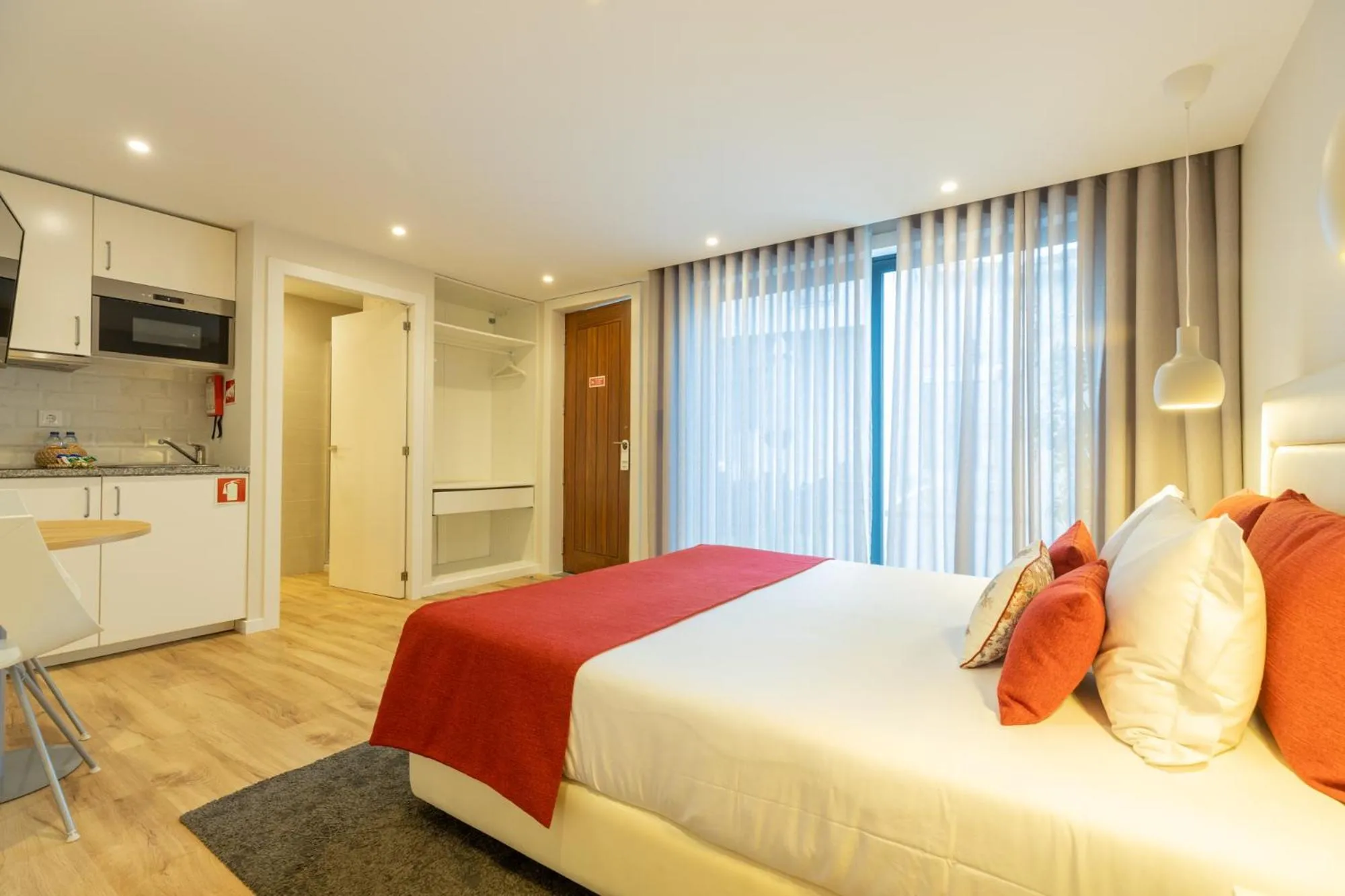 Double Room with Kitchenette - Garden View in VYBE Matosinhos Centro