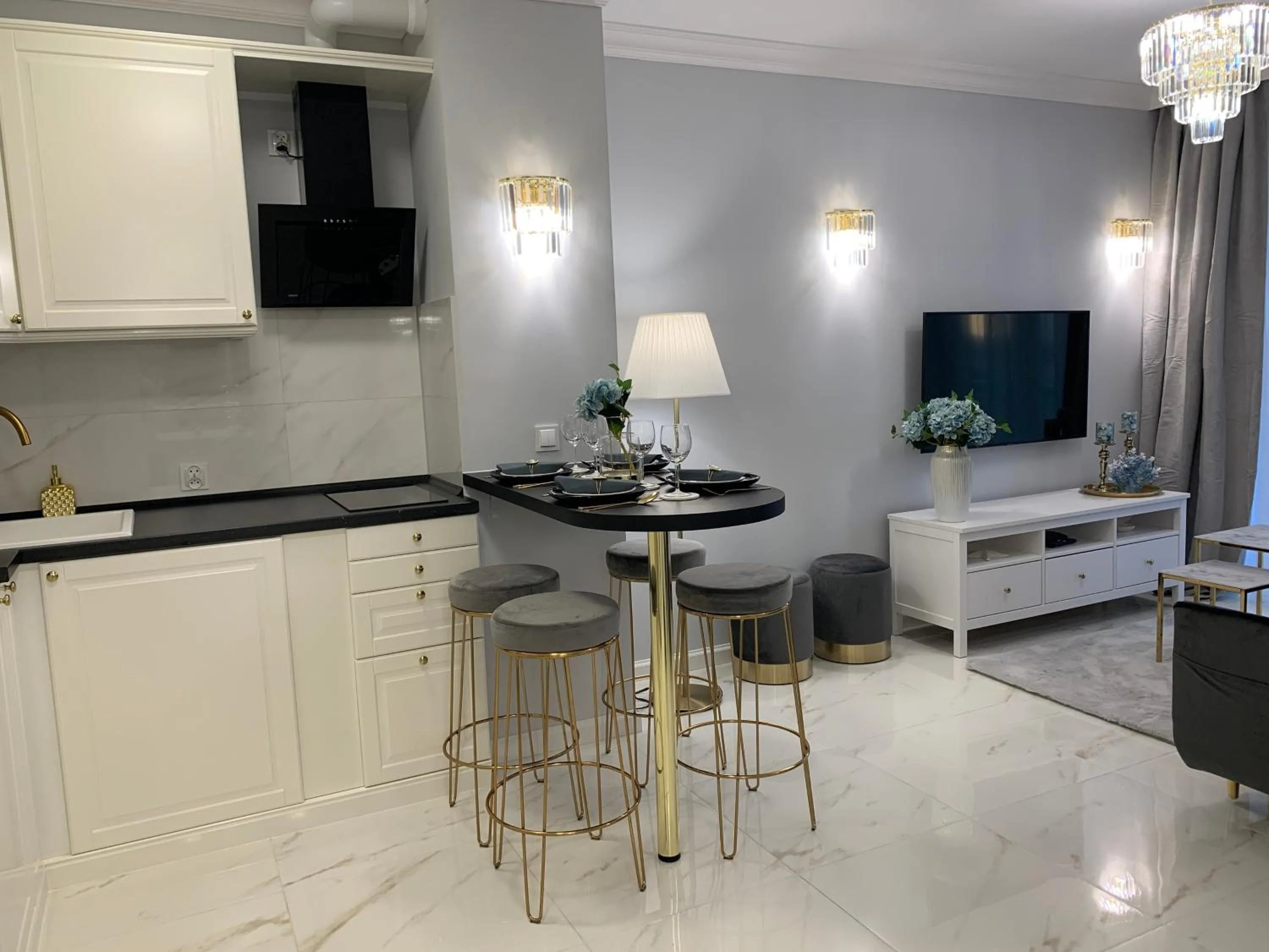Kitchen or kitchenette in Hamptons Apartment