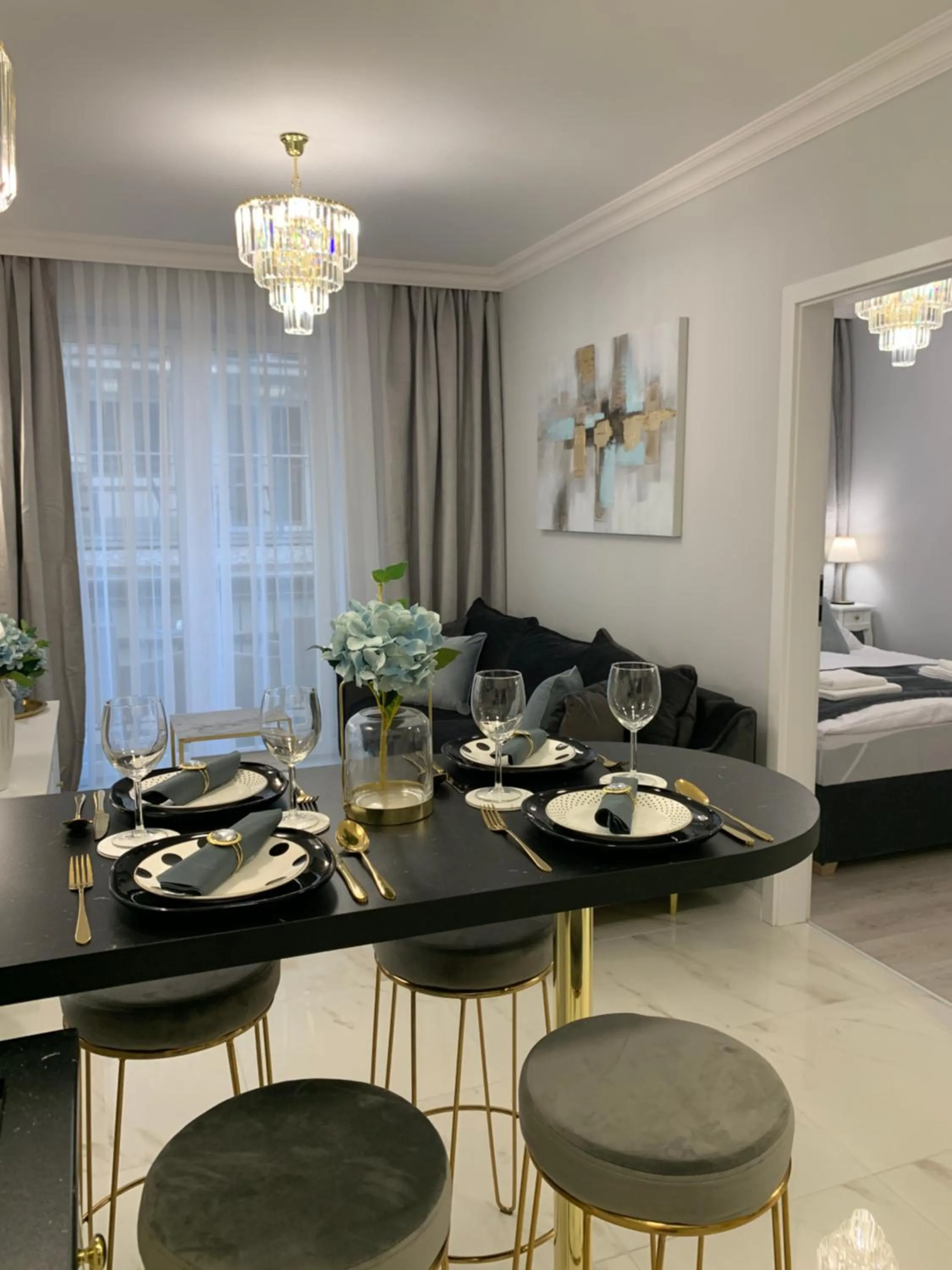 Dining area, Bed in Hamptons Apartment