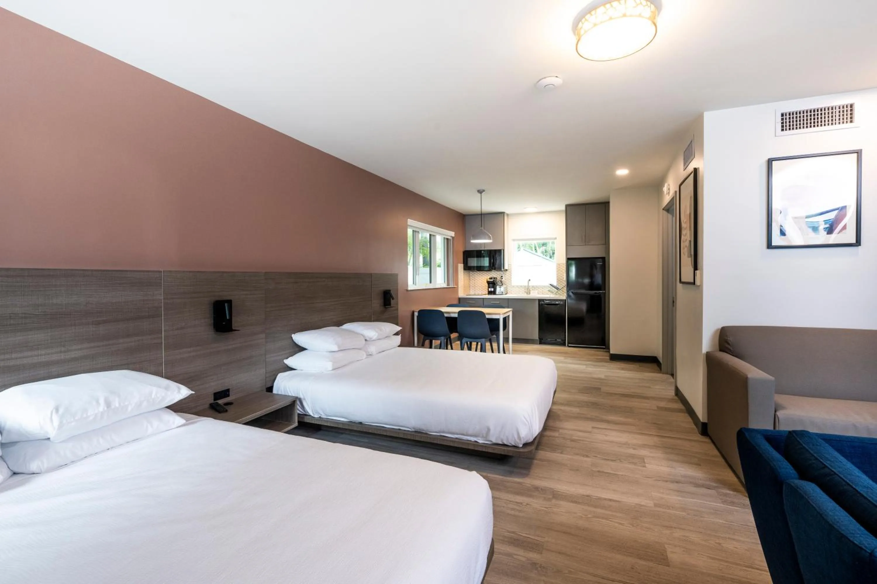 Bed in Rolo Beach Hotel