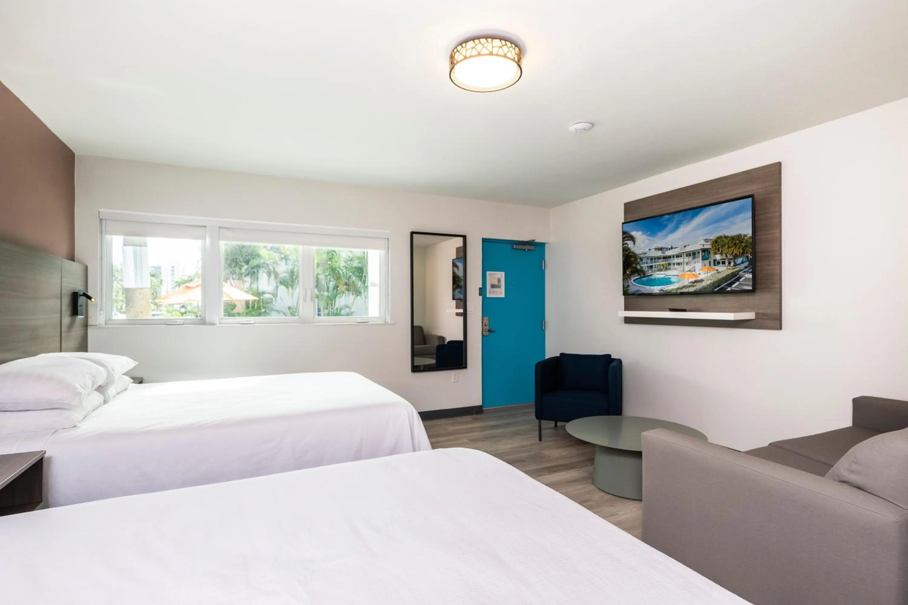 Bed in Rolo Beach Hotel