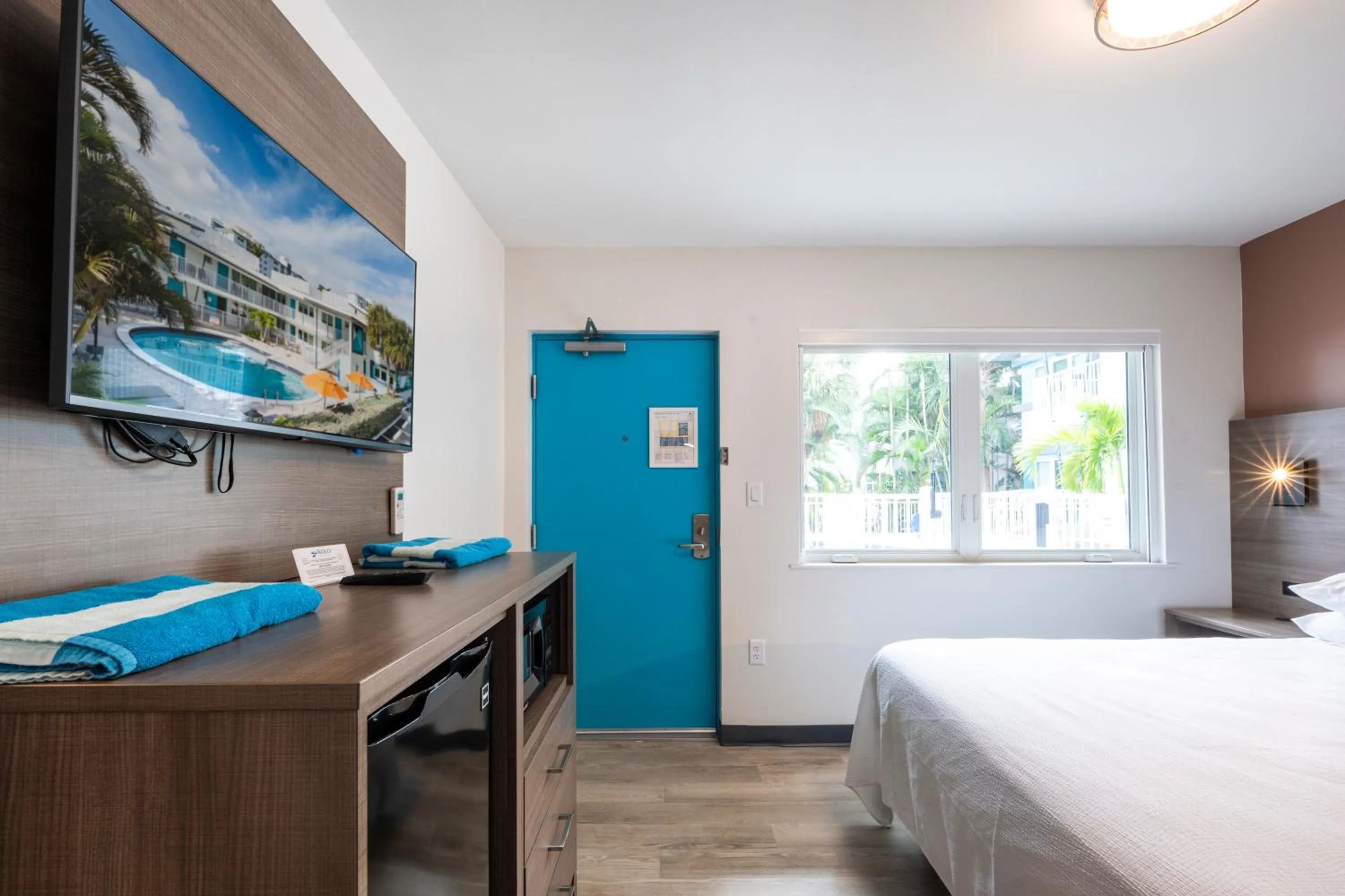 Bed in Rolo Beach Hotel