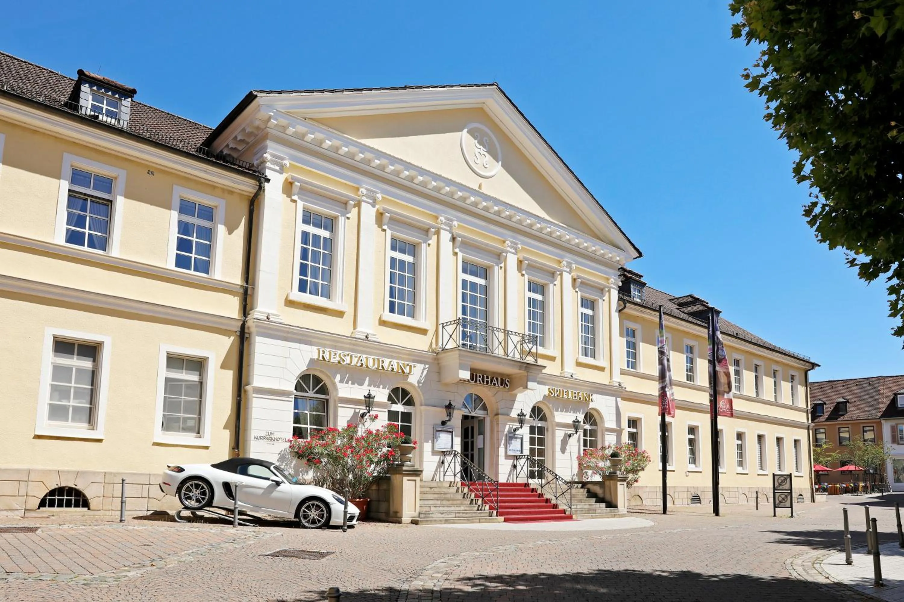 Facade/entrance in Kurpark-Hotel