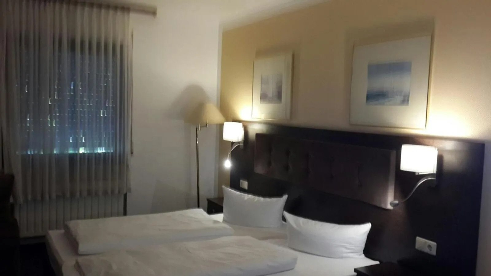 Bed in Hotel Starkenburger Hof