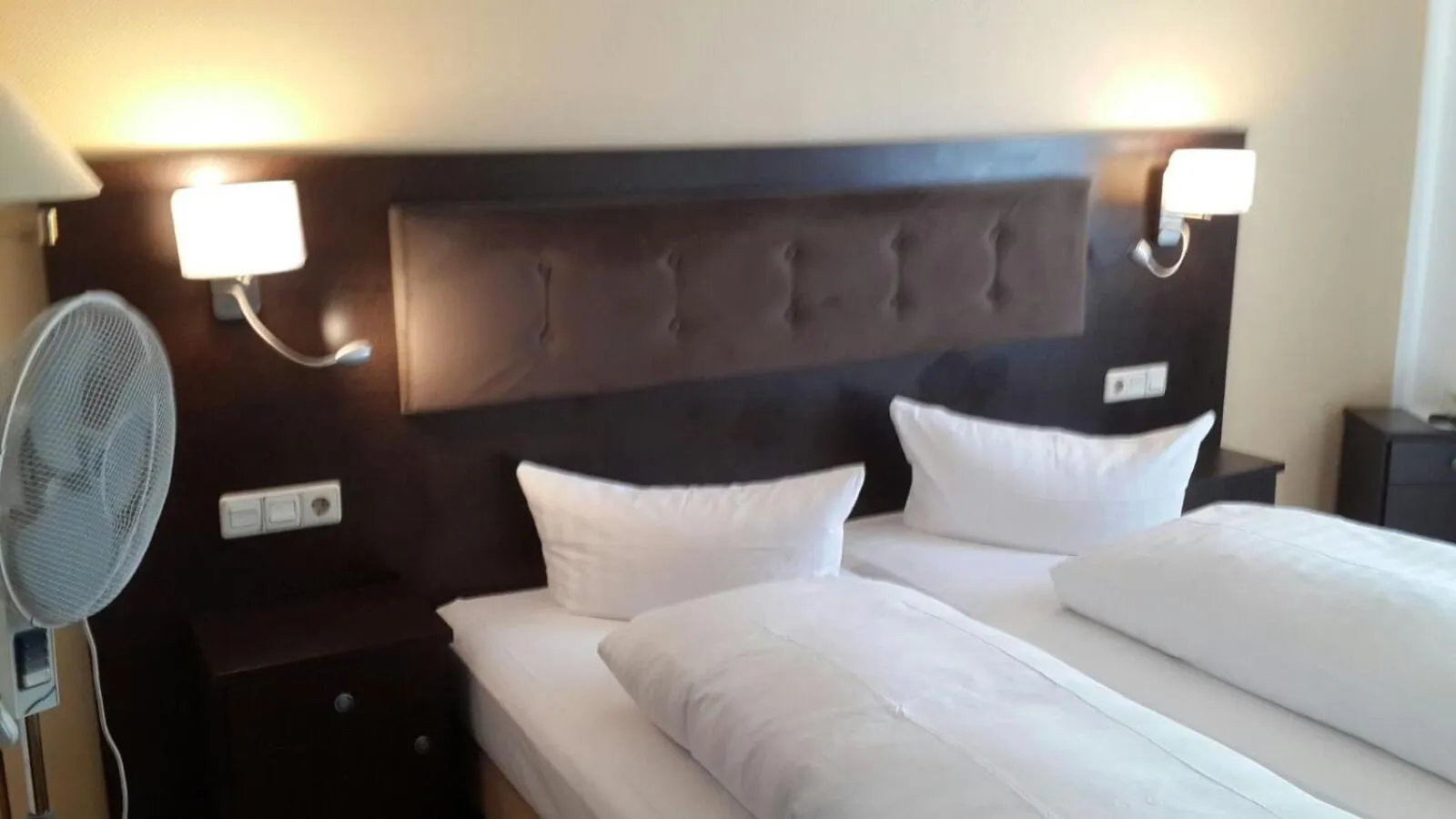 Bed in Hotel Starkenburger Hof