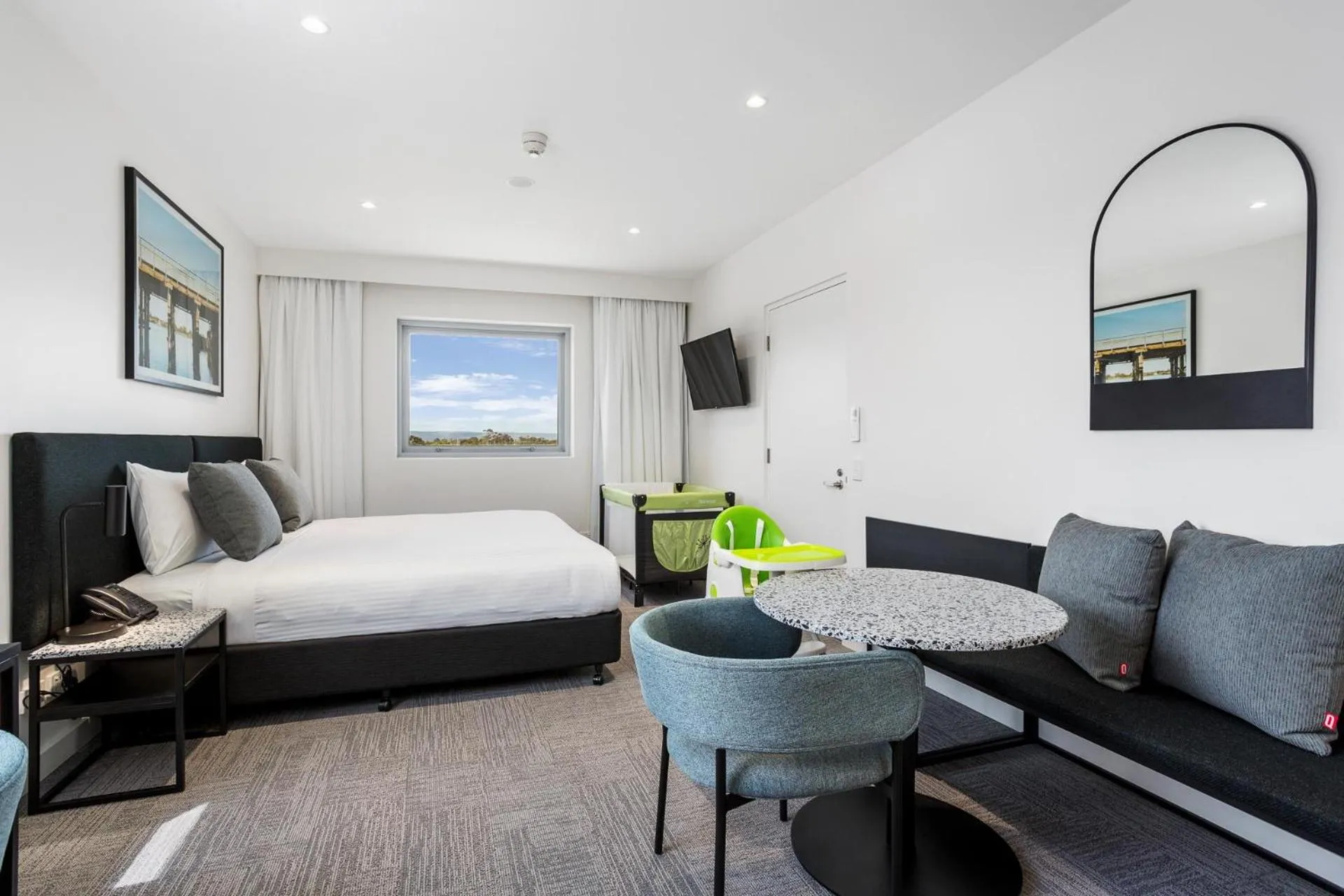 Family, Bed in Quest Perth Ascot