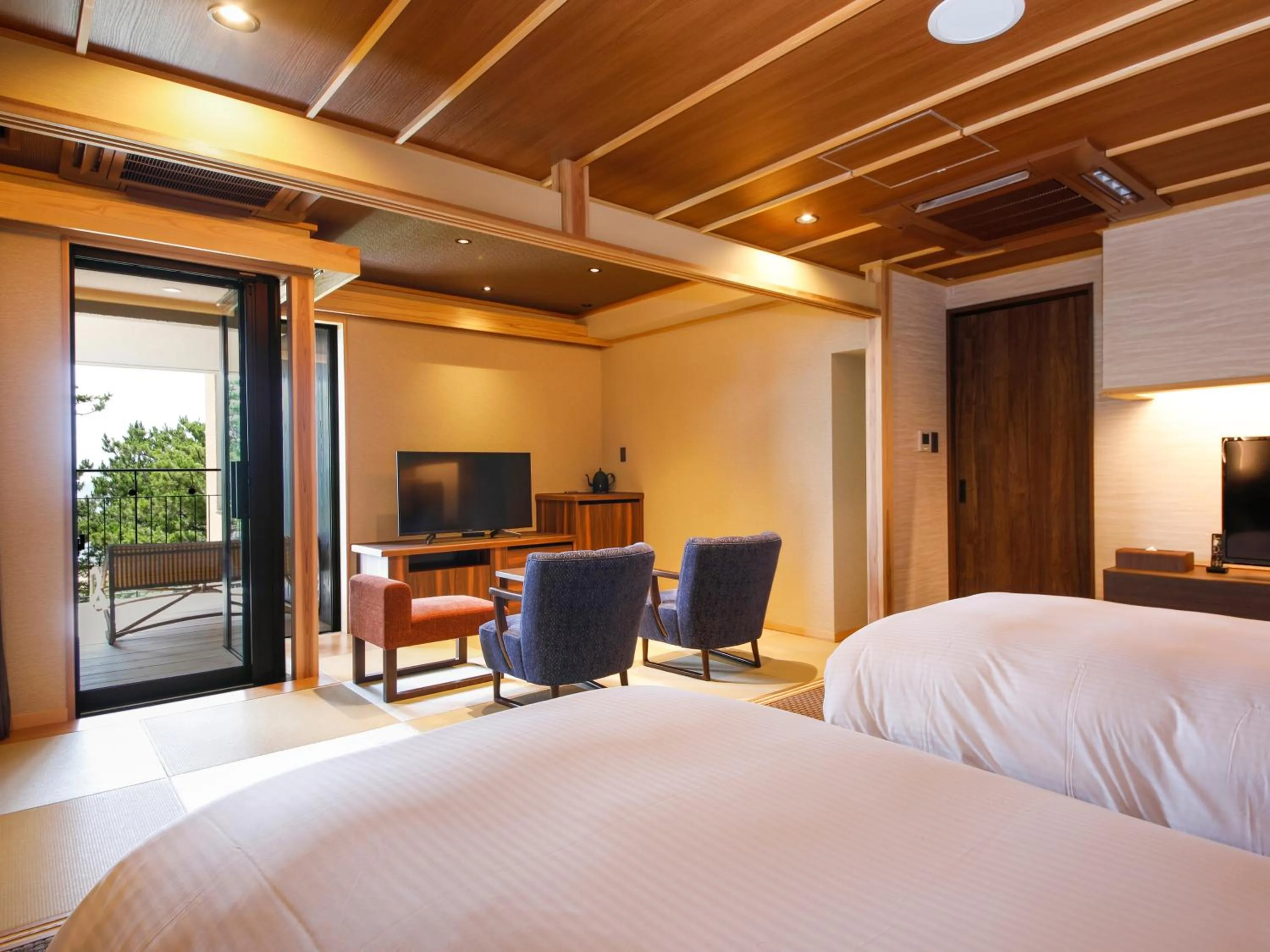 Bed in Awaji Hamarikyu Takumi