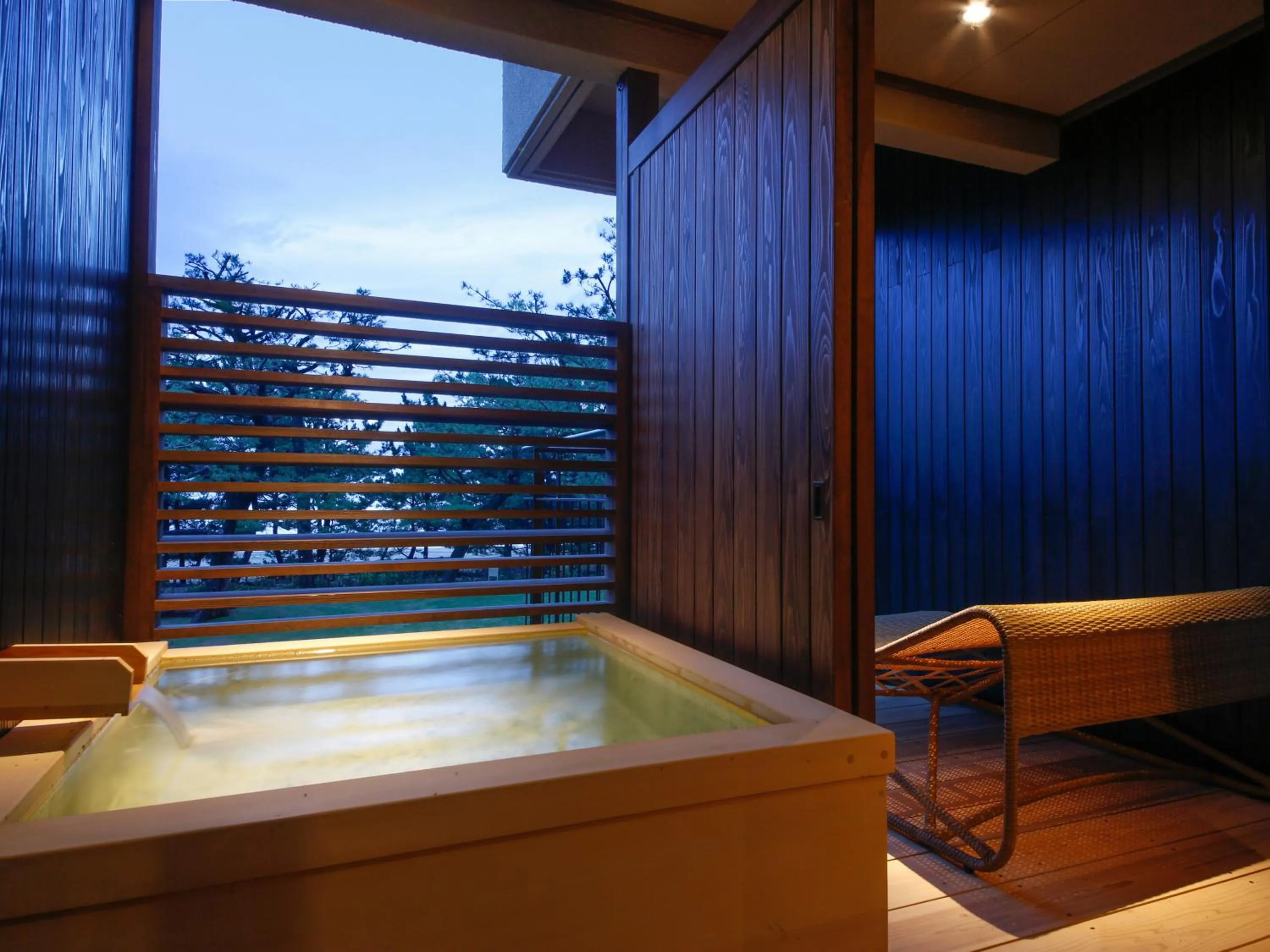 Open Air Bath in Awaji Hamarikyu Takumi