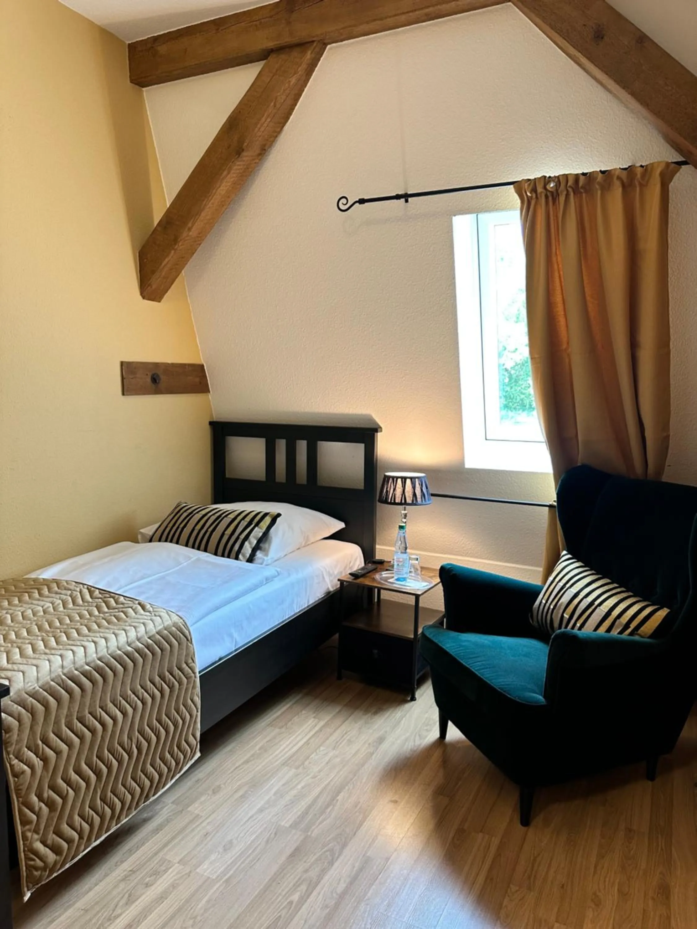 Bed in Hotel Henriettenhof Weimarer Land, Weimar-Bad Berka