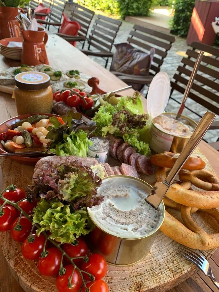 Food and drinks in Hotel Henriettenhof Weimarer Land, Weimar-Bad Berka