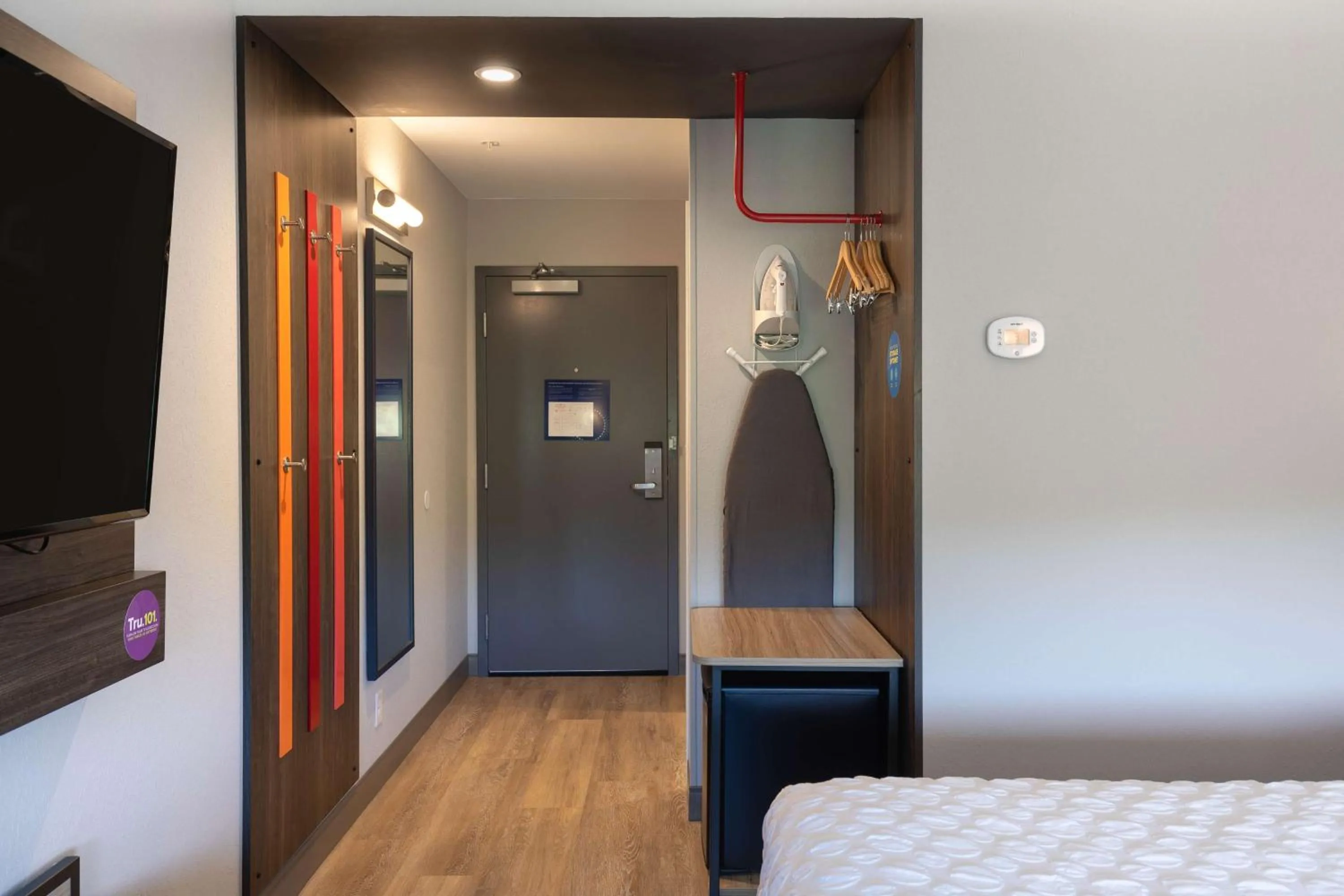 Bedroom, Bed in Tru By Hilton Eugene, Or