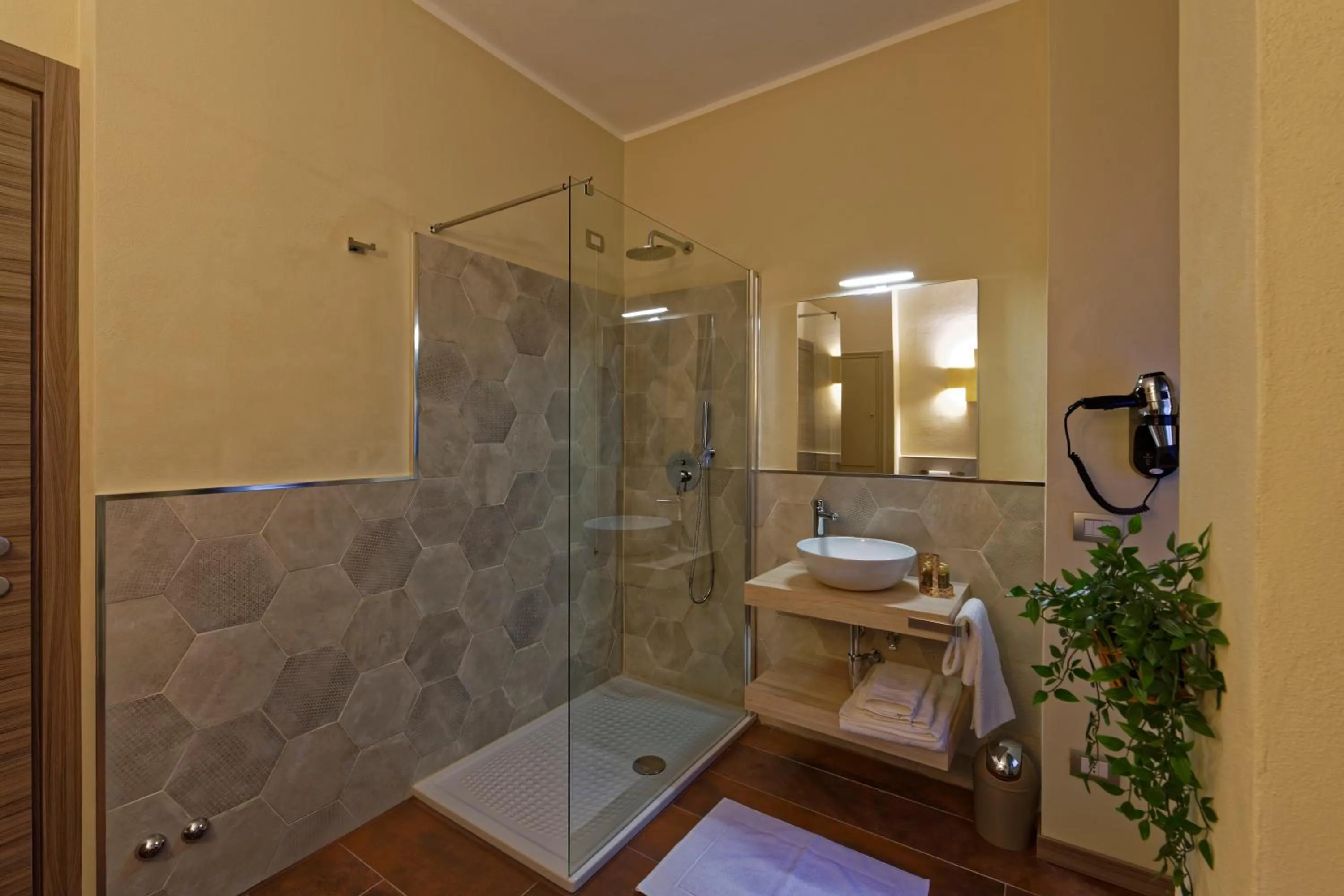 Bathroom in RED RIBBON