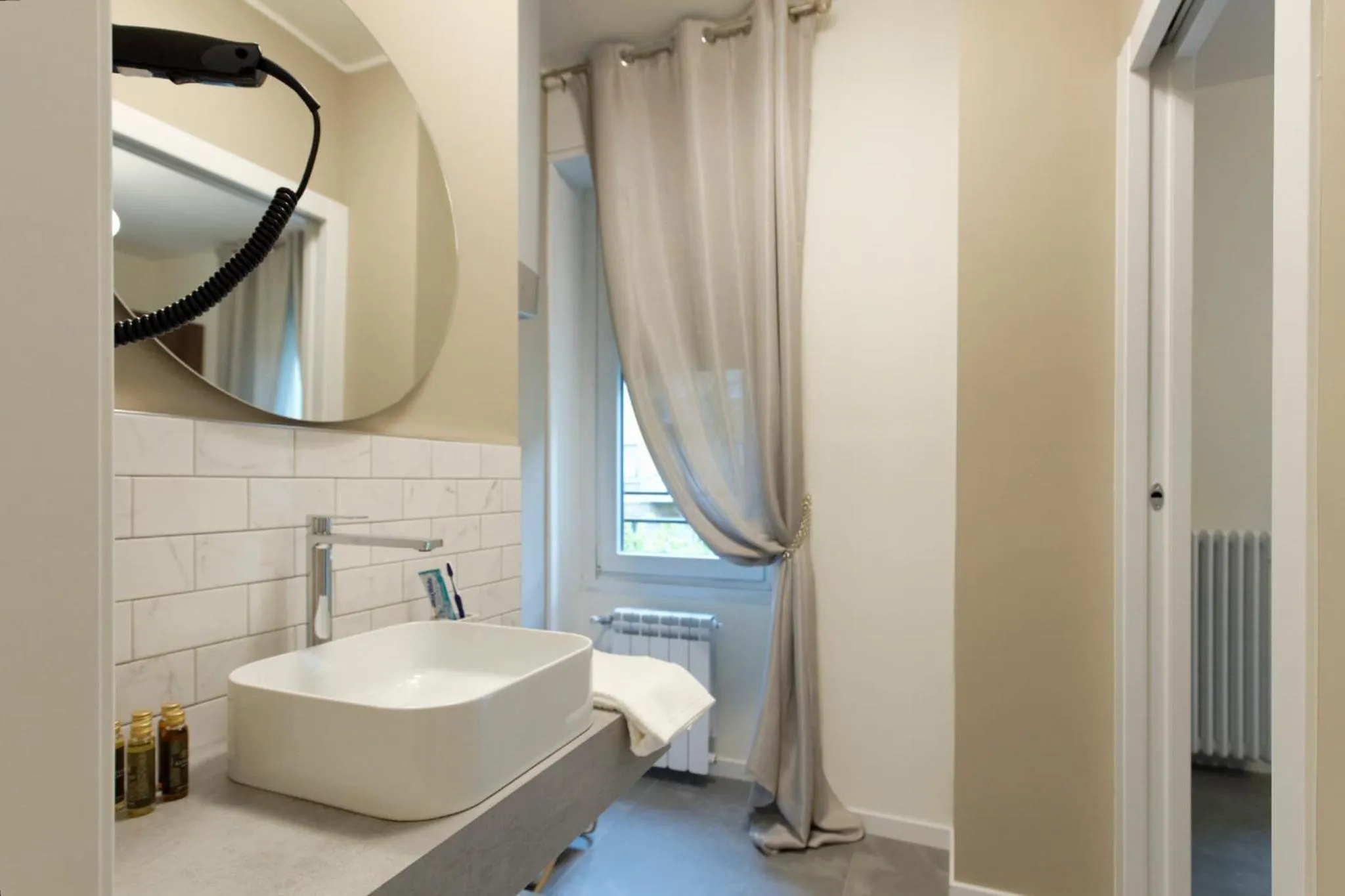 Bathroom in RED RIBBON