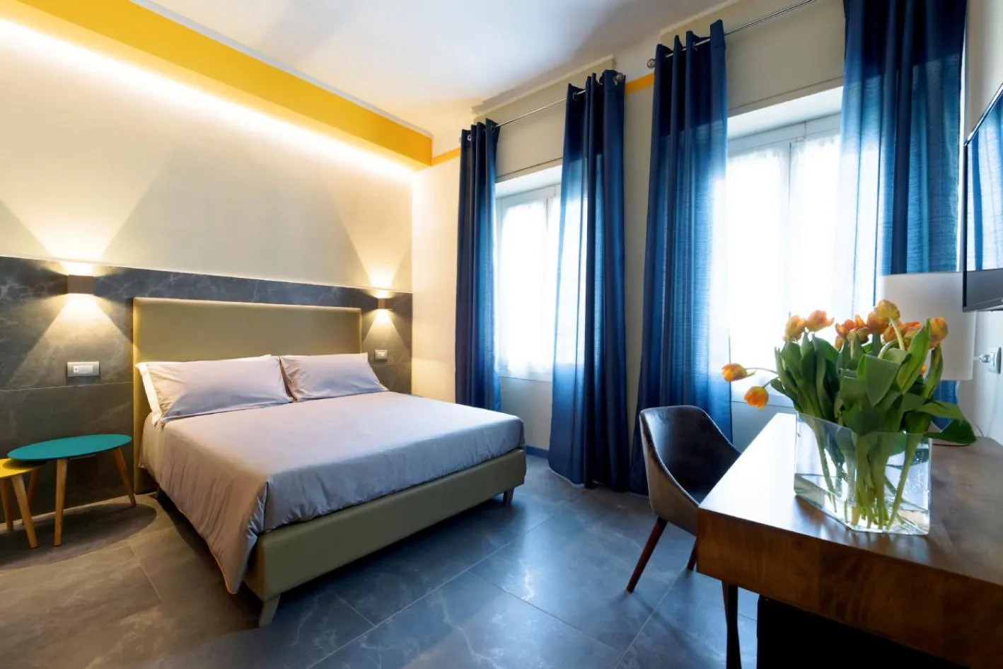 Bedroom, Bed in GREEN RIBBON