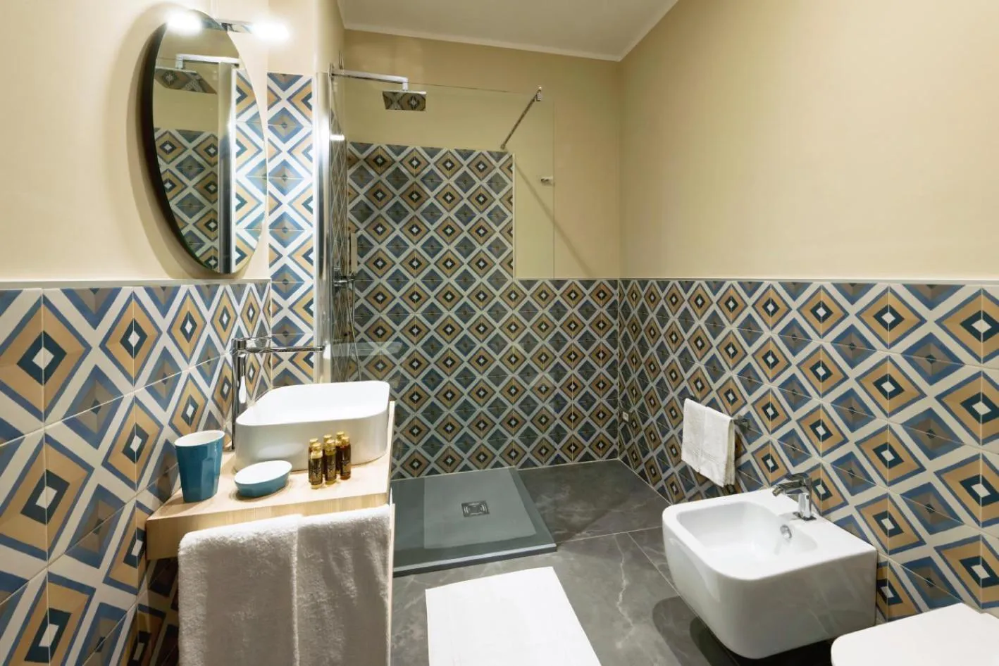 Shower in GREEN RIBBON