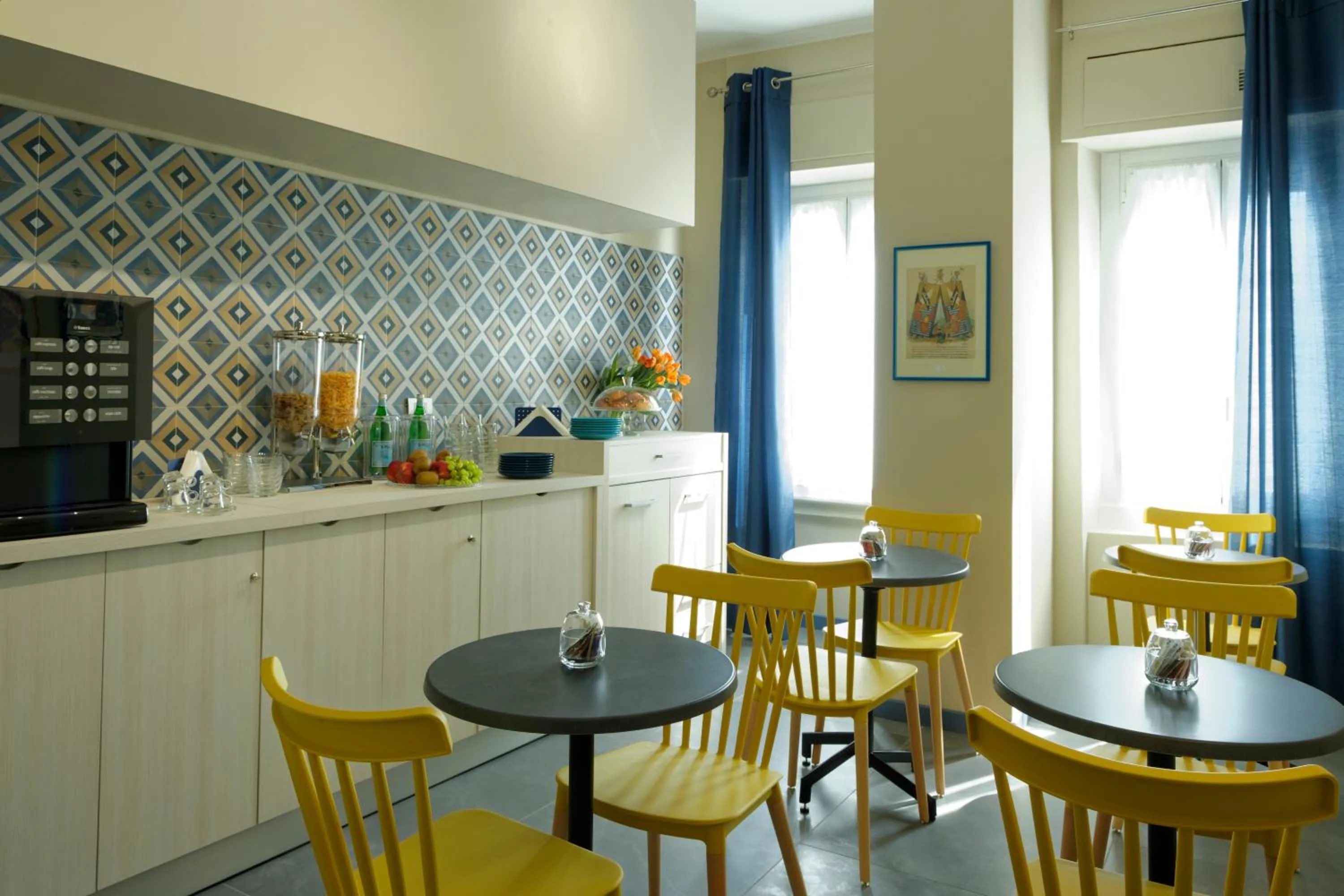 Breakfast in GREEN RIBBON