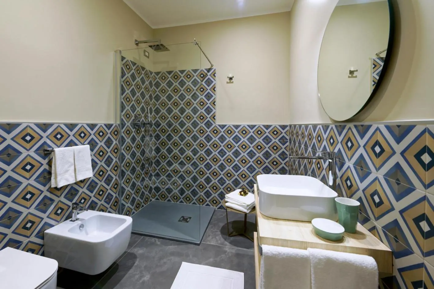 Bathroom in GREEN RIBBON