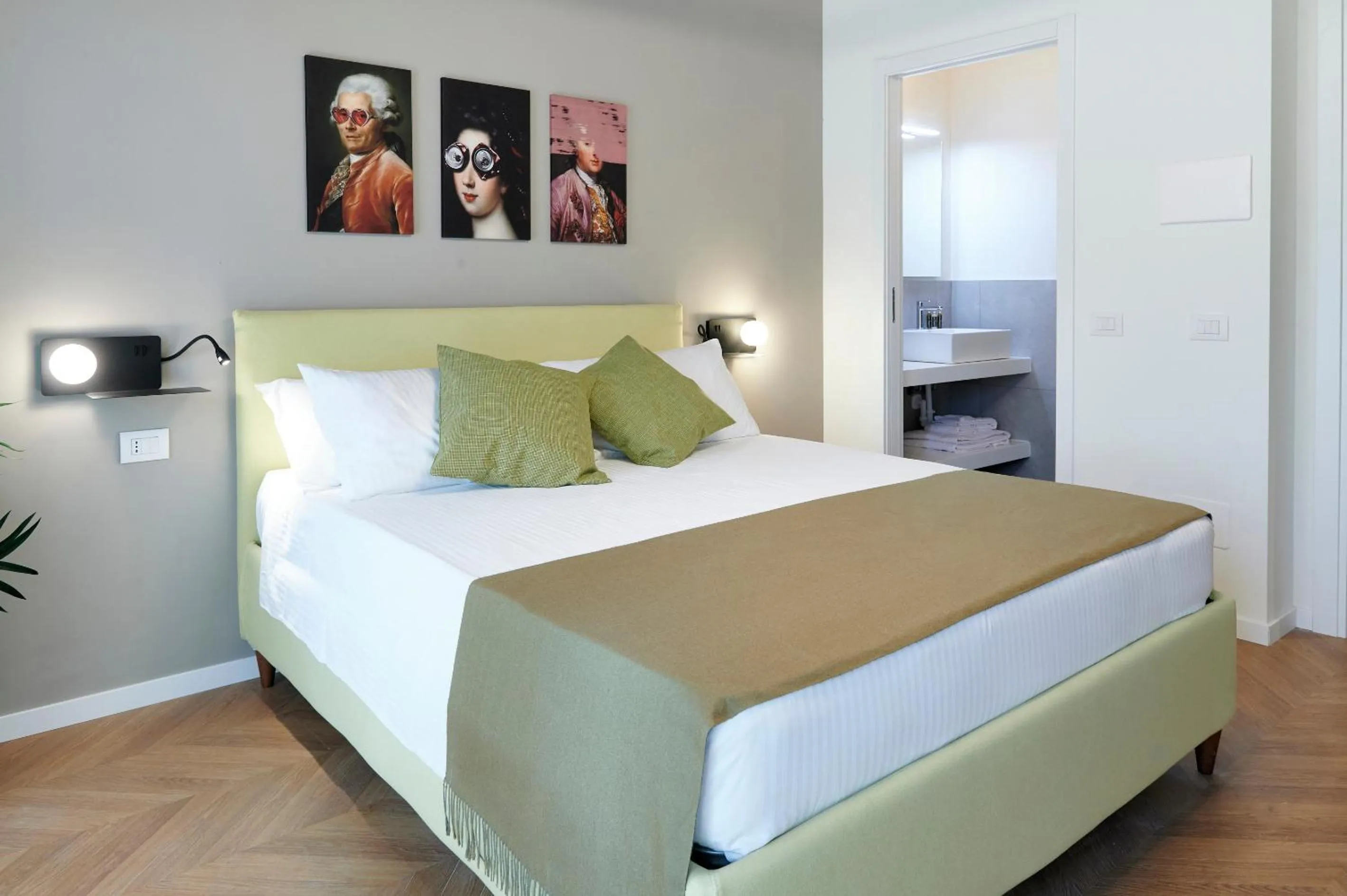 Bedroom, Bed in WHITE RIBBON