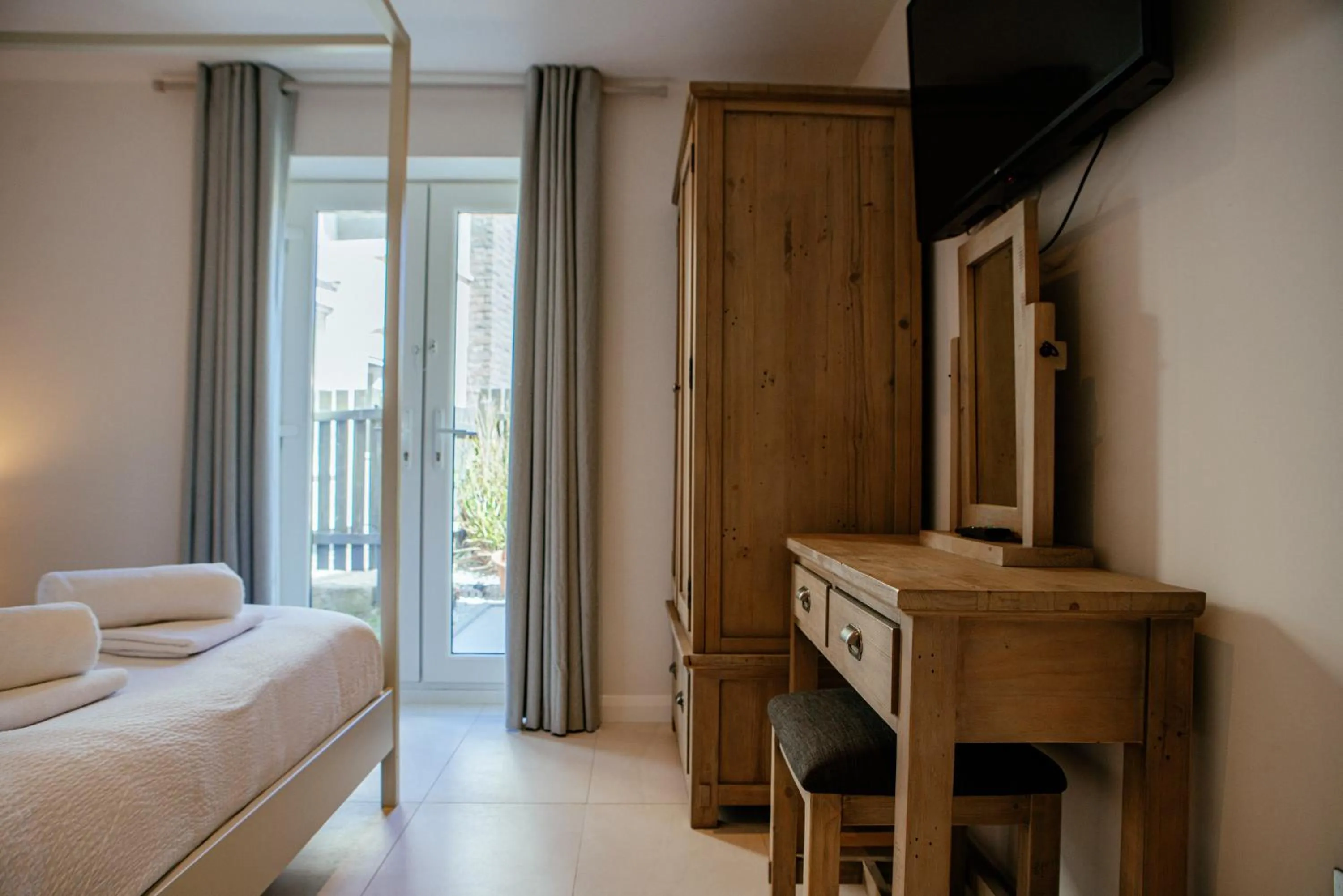 Bedroom, Bed in Sennen Cove Cottage