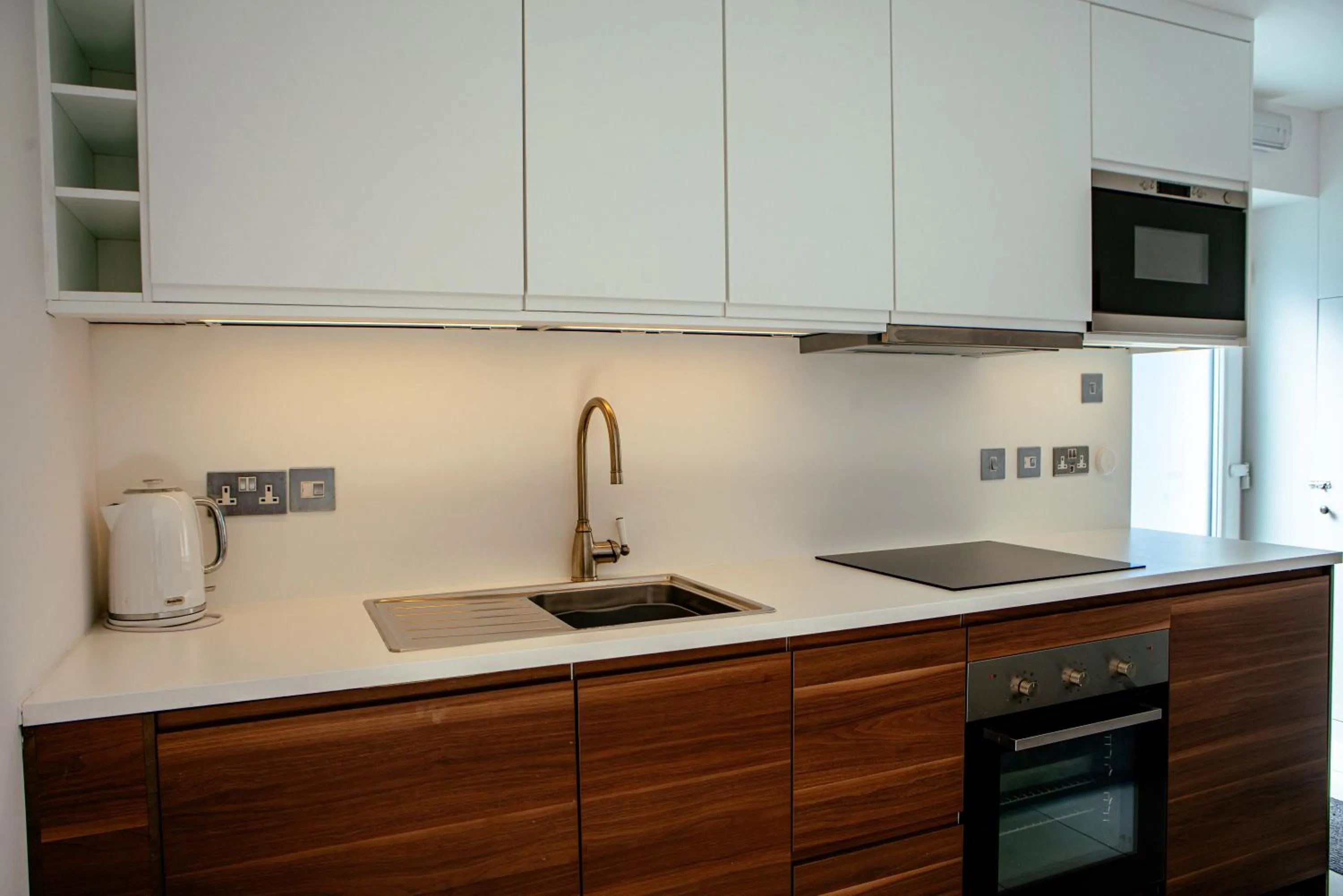 Kitchen or kitchenette in Sennen Cove Cottage